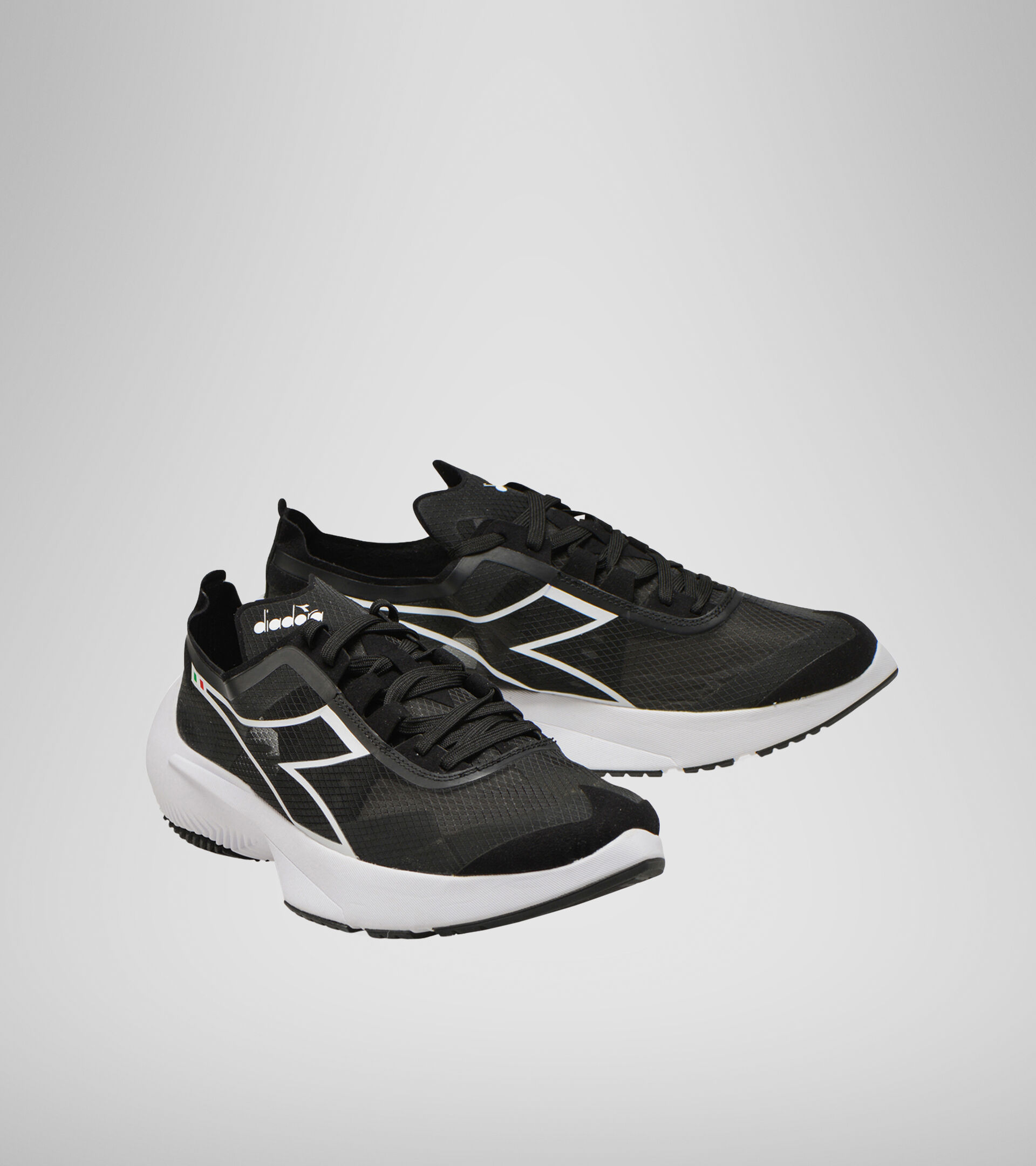 Sports shoe - Unisex URBAN EQUIPE BLACK - Diadora