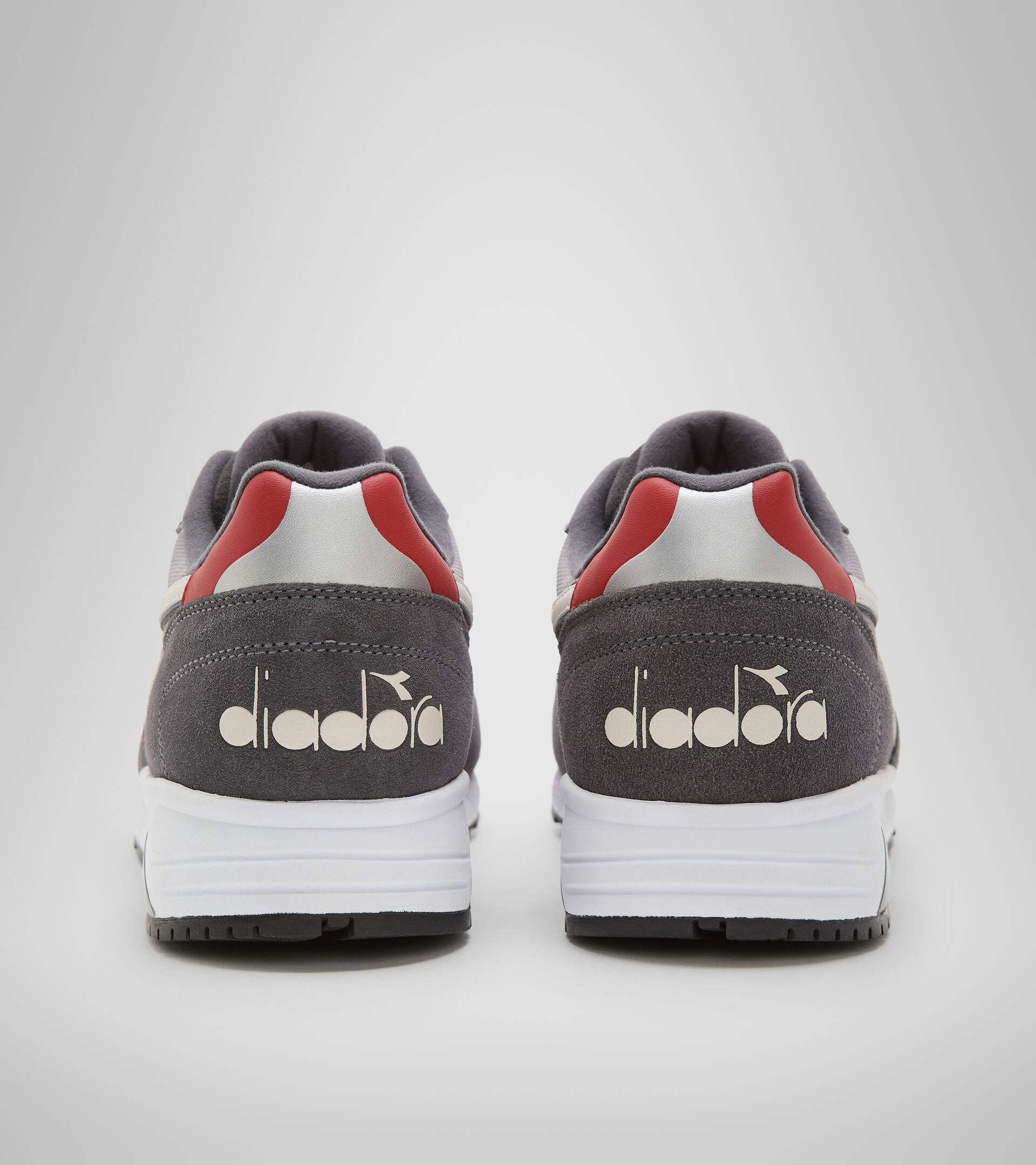 Sporty sneakers - Unisex N902 GULL/EBONY - Diadora