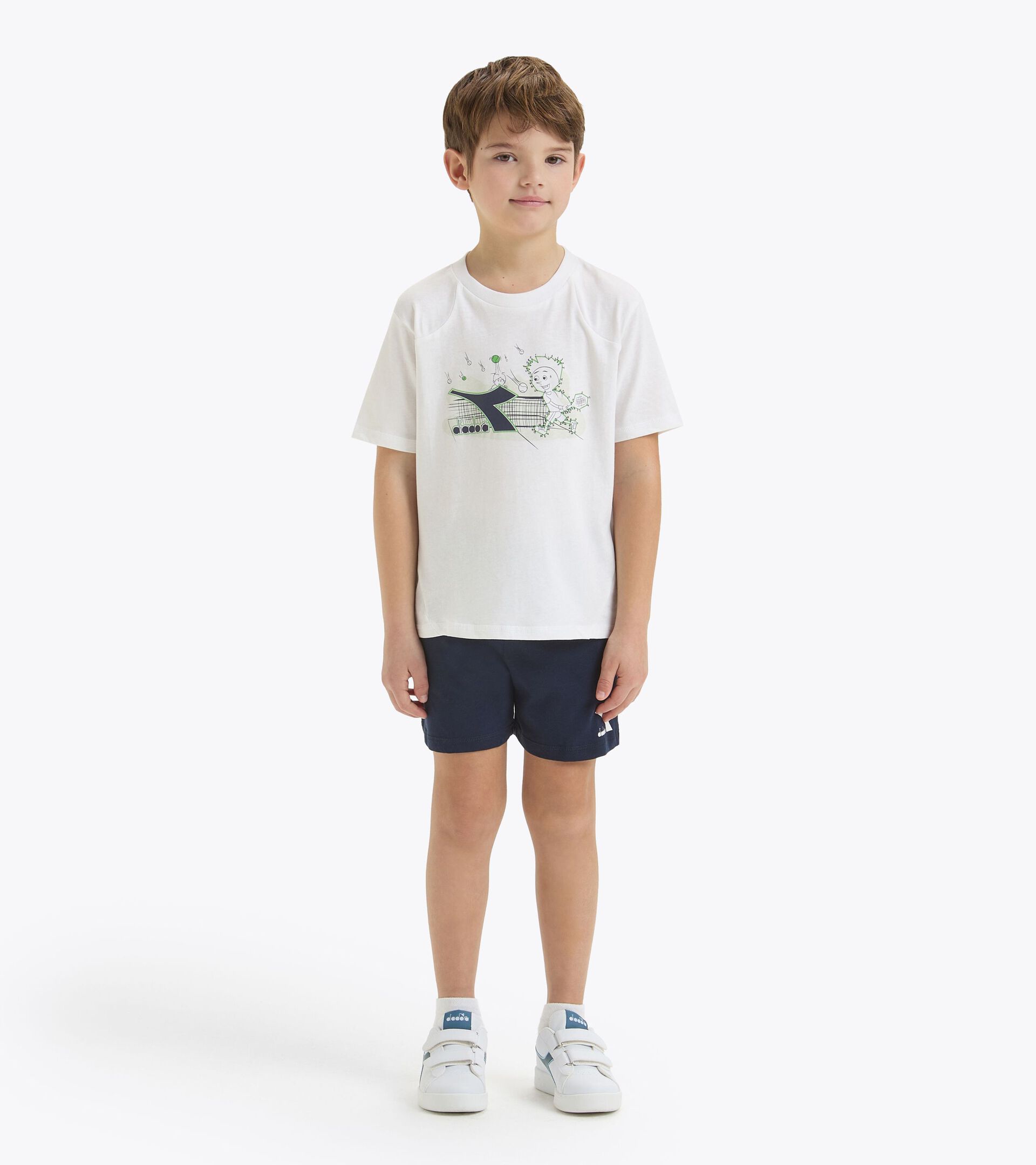 Conjunto deportivo - Camiseta y pantalones cortos - Niños y adolescentes
 JB. SET SS RIDDLE BLANCO VIVO - Diadora