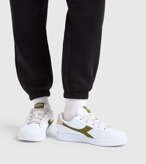 GAME P ACE GS, WHITE/AVOCADO Sports shoes - Youth 8-16 years GAME P ACE GS WHITE/AVOCADO - Diadora