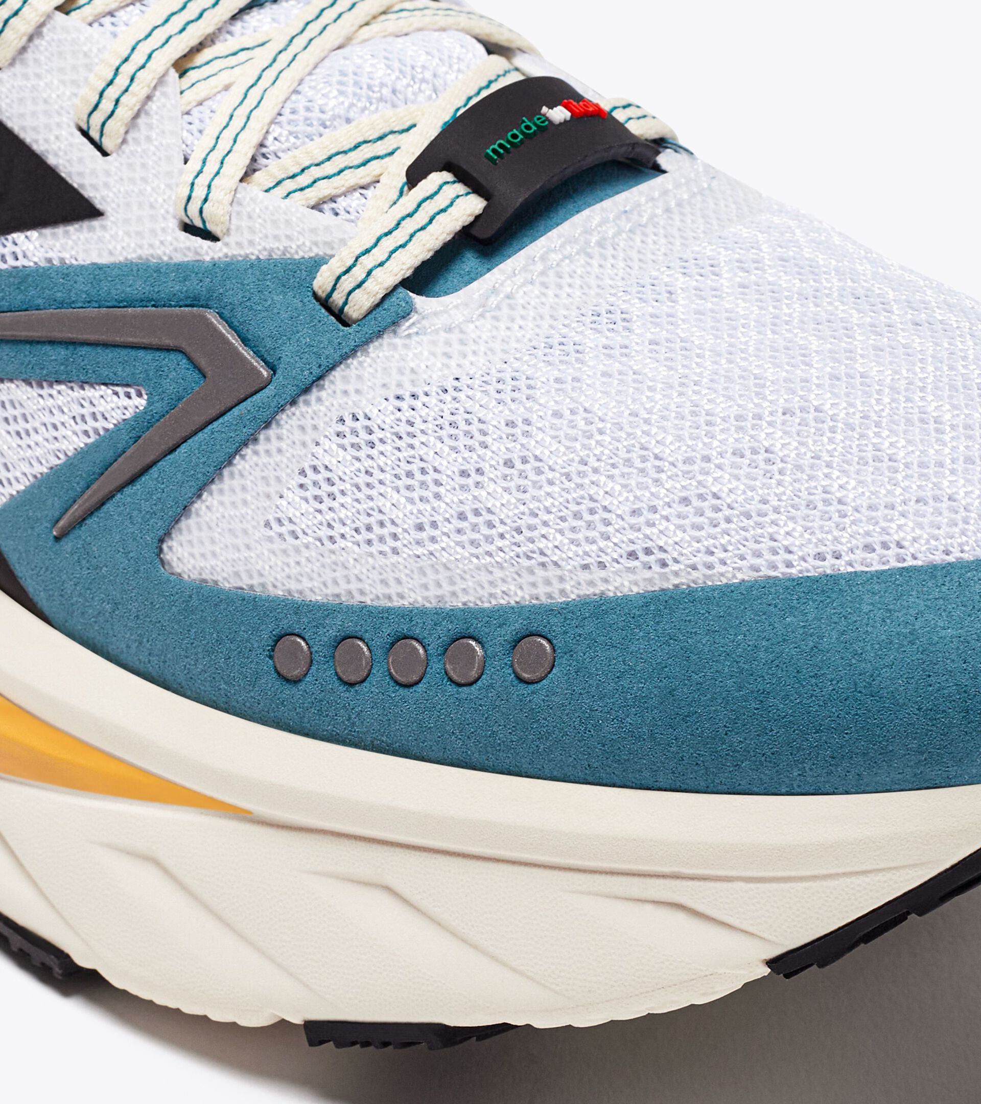 Laufschuh made in Italy - leicht und dämpfend - alle Geschlechter ATOMO V7000-2 WSS/BRETAGNE BLAU - Diadora