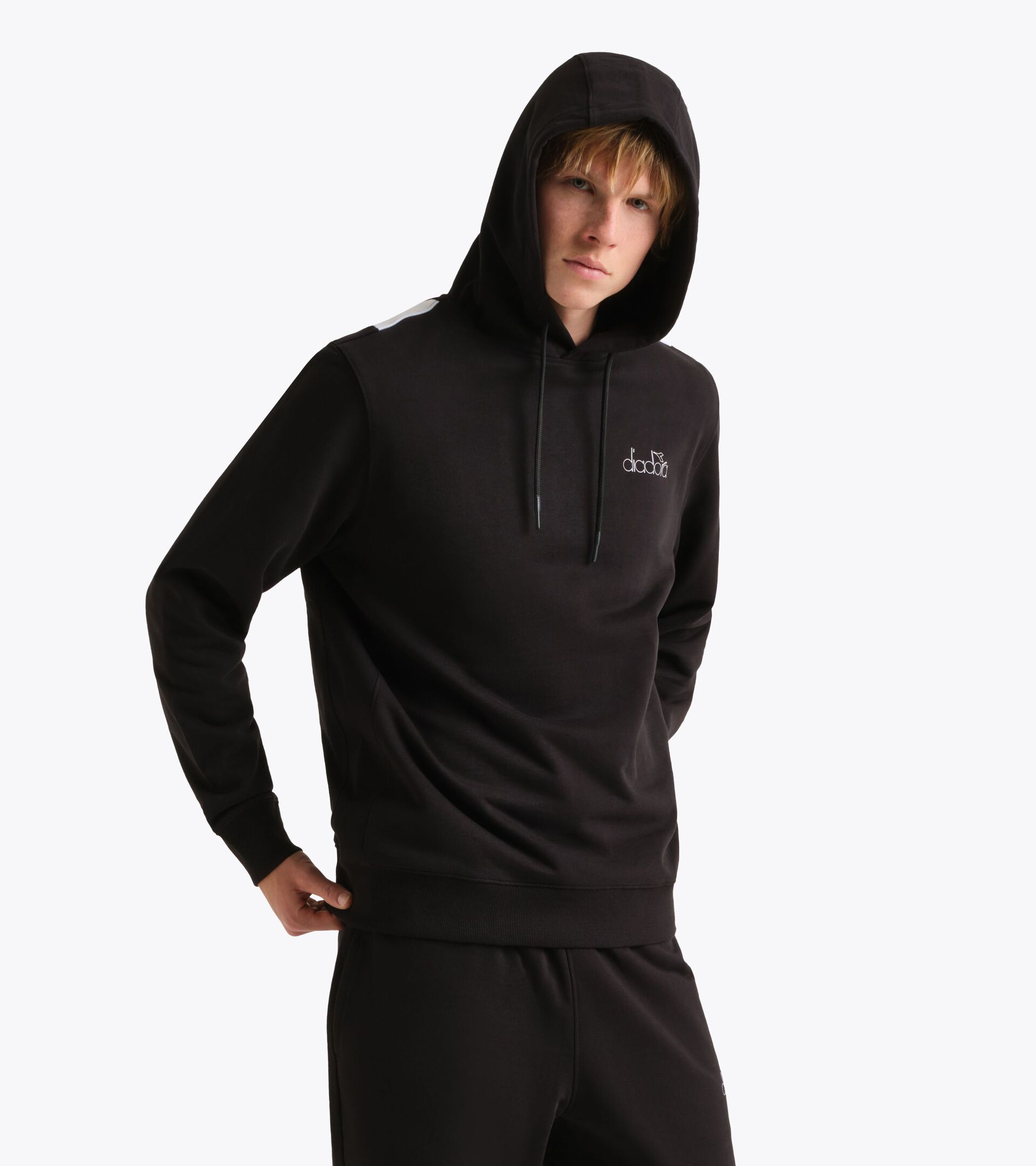 Hoodie Logo - F&uuml;r alle Geschlechter
 HOODIE LOGO EXC. SCHWARZ - Diadora