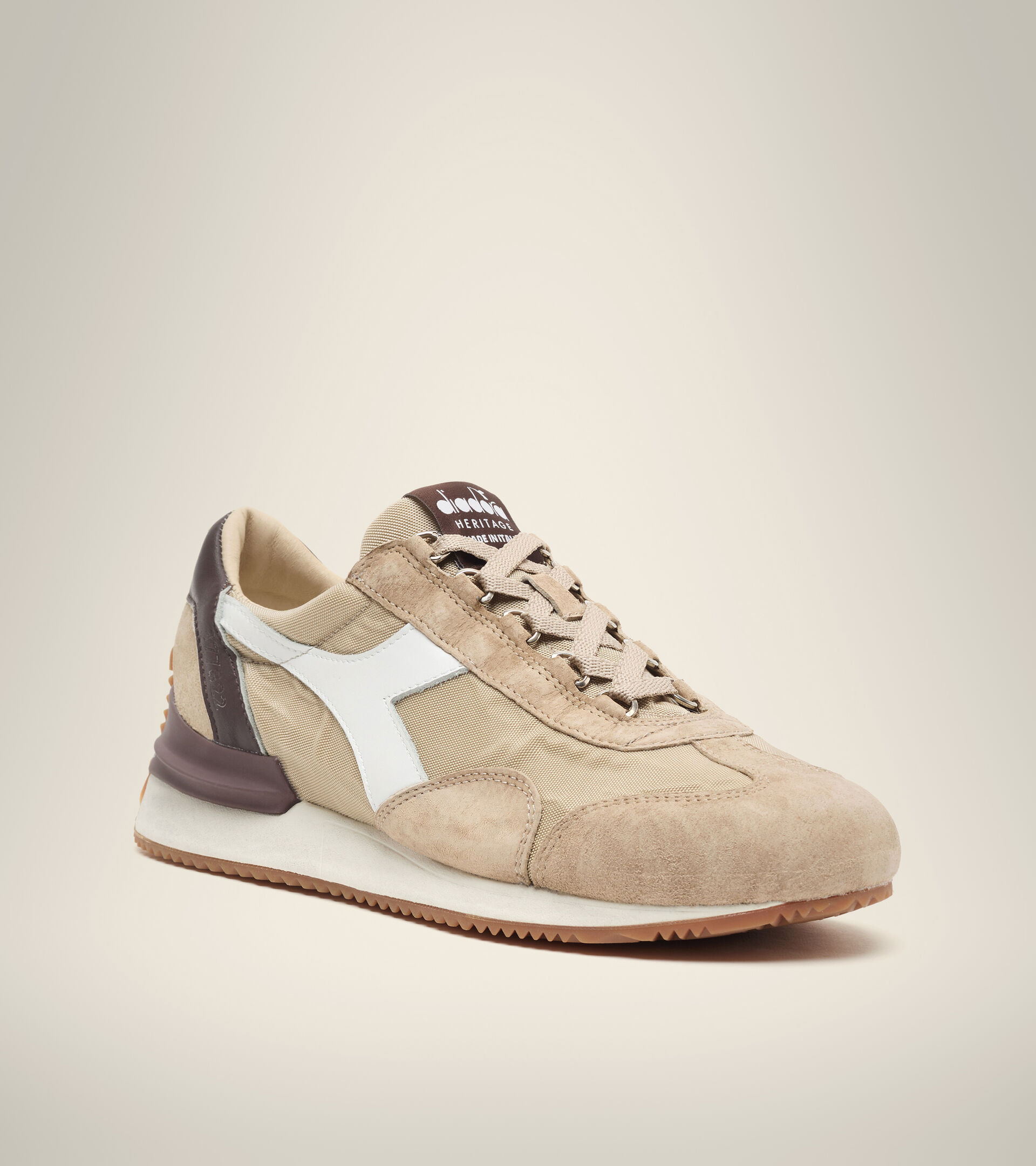 Footwear Heritage UNISEX EQUIPE MAD ITALIA NUBUCK SW BEIGE SAFARI Diadora