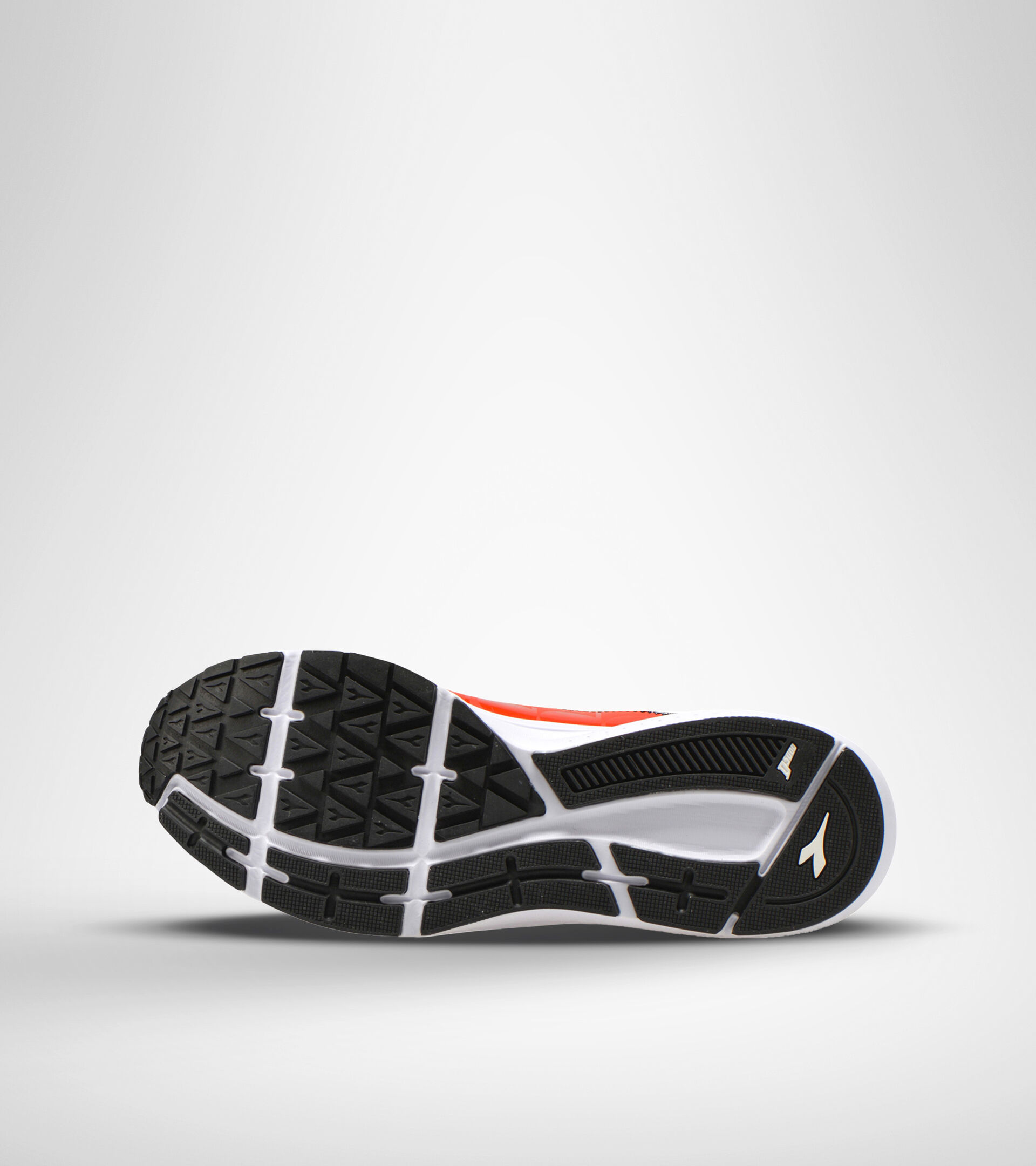 Chaussures de running - Homme KURUKA 5 ARGENT DD/NOIR/ROUGE FIESTA - Diadora