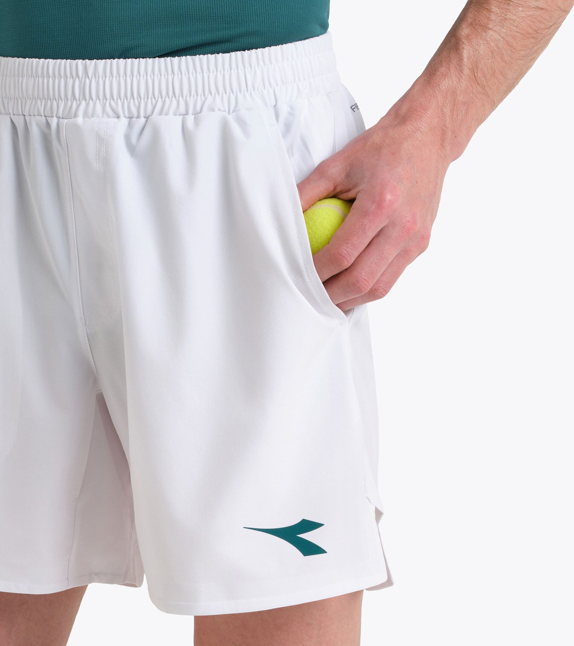 Shorts 6&rsquo;&rsquo; con tecnologia FIBRAZERO - Gara - Uomo
 SHORTS MATCH FIBRAZERO BIANCO OTTICO - Diadora