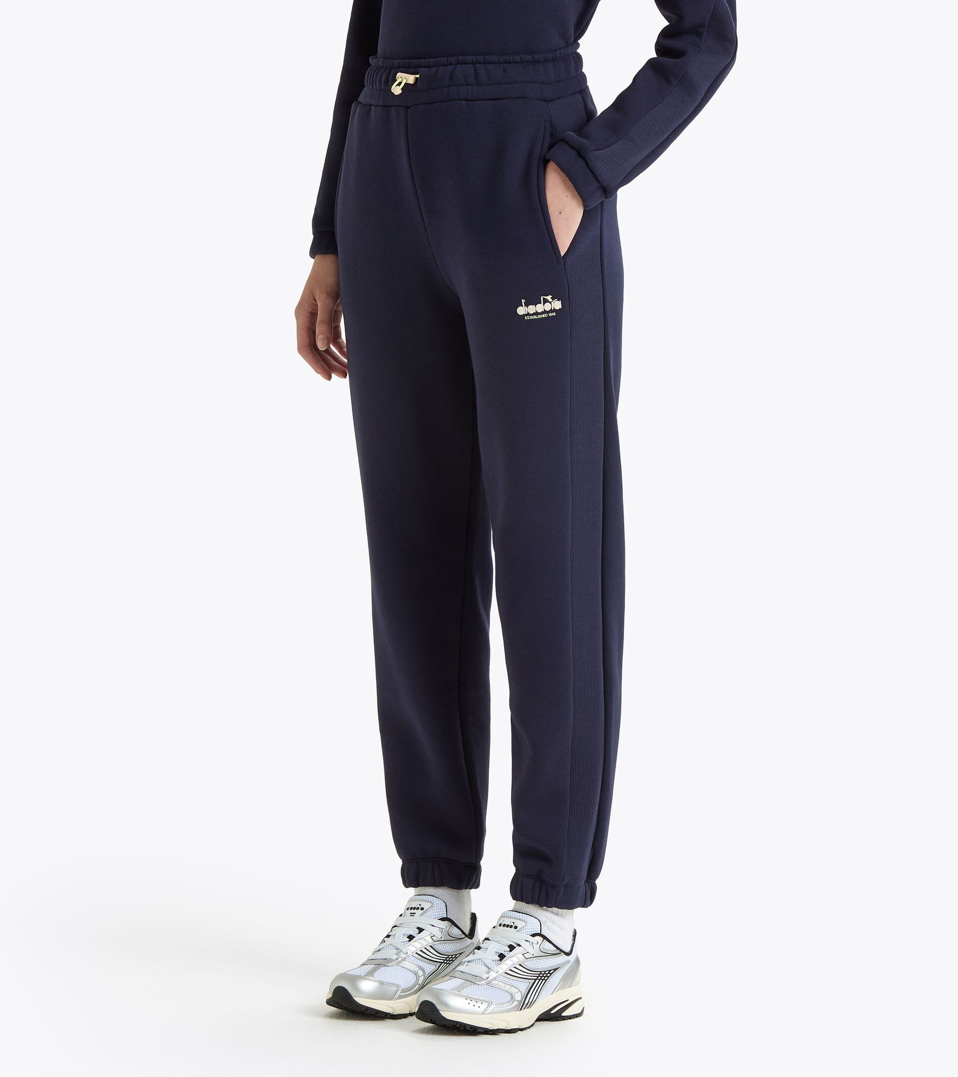 Fleece sweatpants - Adjustable fit -  Women’s
 L. PANTS ATHL. LOGO CLASSIC NAVY - Diadora