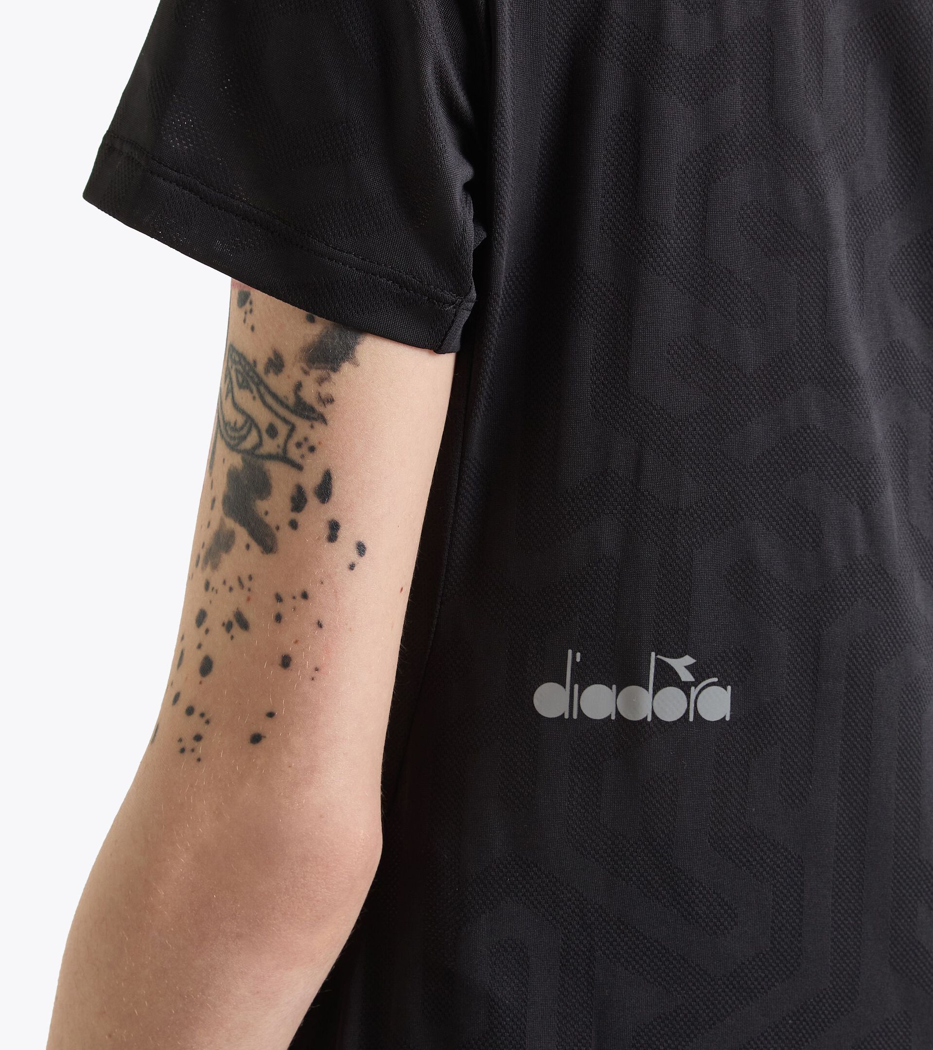 Camiseta de running - Tejido ligero Coolcore - Mujer L. SUPER LIGHT SS T-SHIRT NEGRO - Diadora