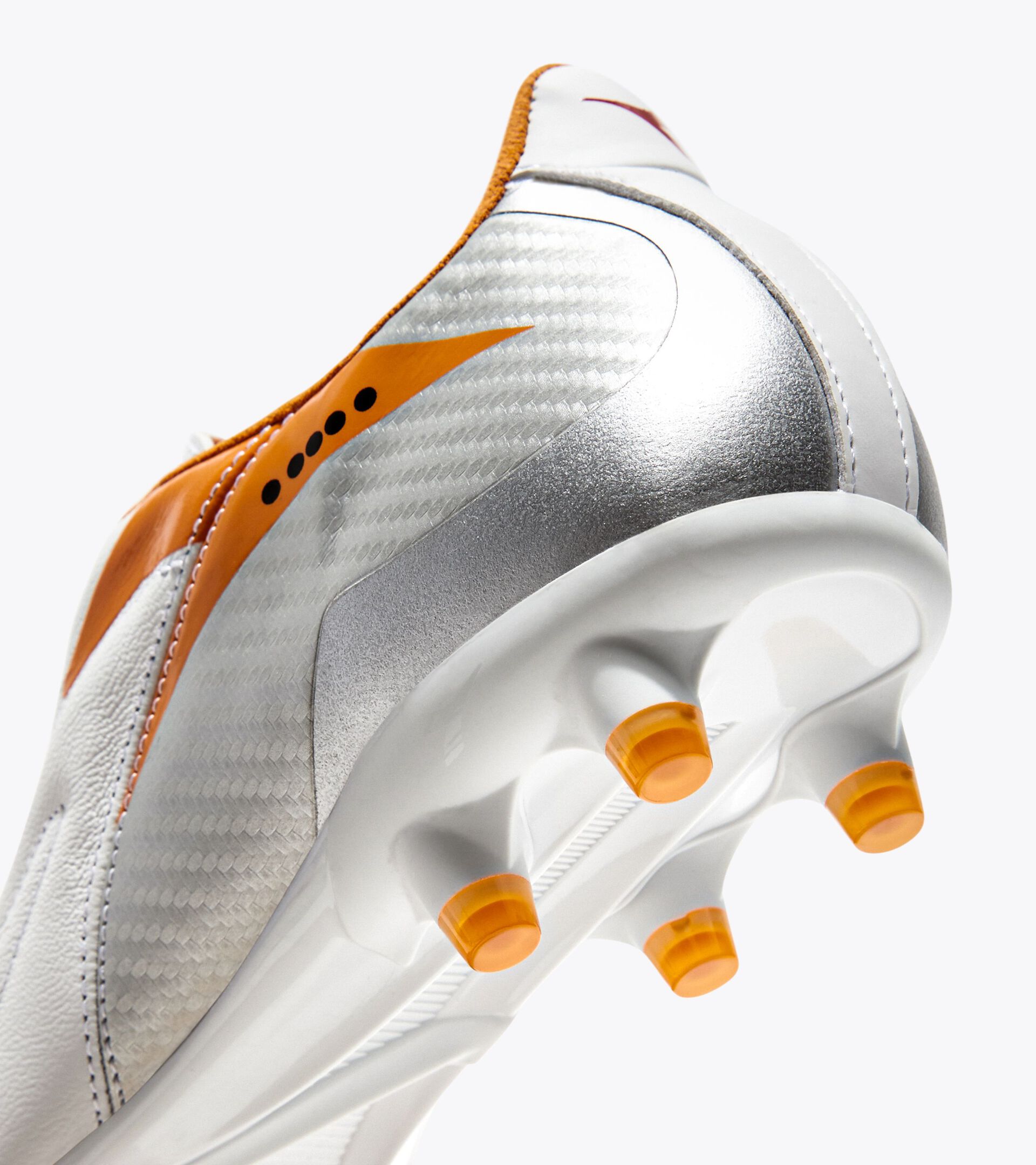 Leather calcio boots for firm ground - Women's MAXIMUS ELITE LT W SLP12 WHITE/CHILI PEPPER/RUSSET ORANGE - Diadora
