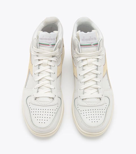 MAGIC BASKET DEMI LEATHER WN, WHITE/LILAC MARBLE Sports shoes - Women
MAGIC BASKET DEMI LEATHER WN WHITE/LILAC MARBLE - Diadora