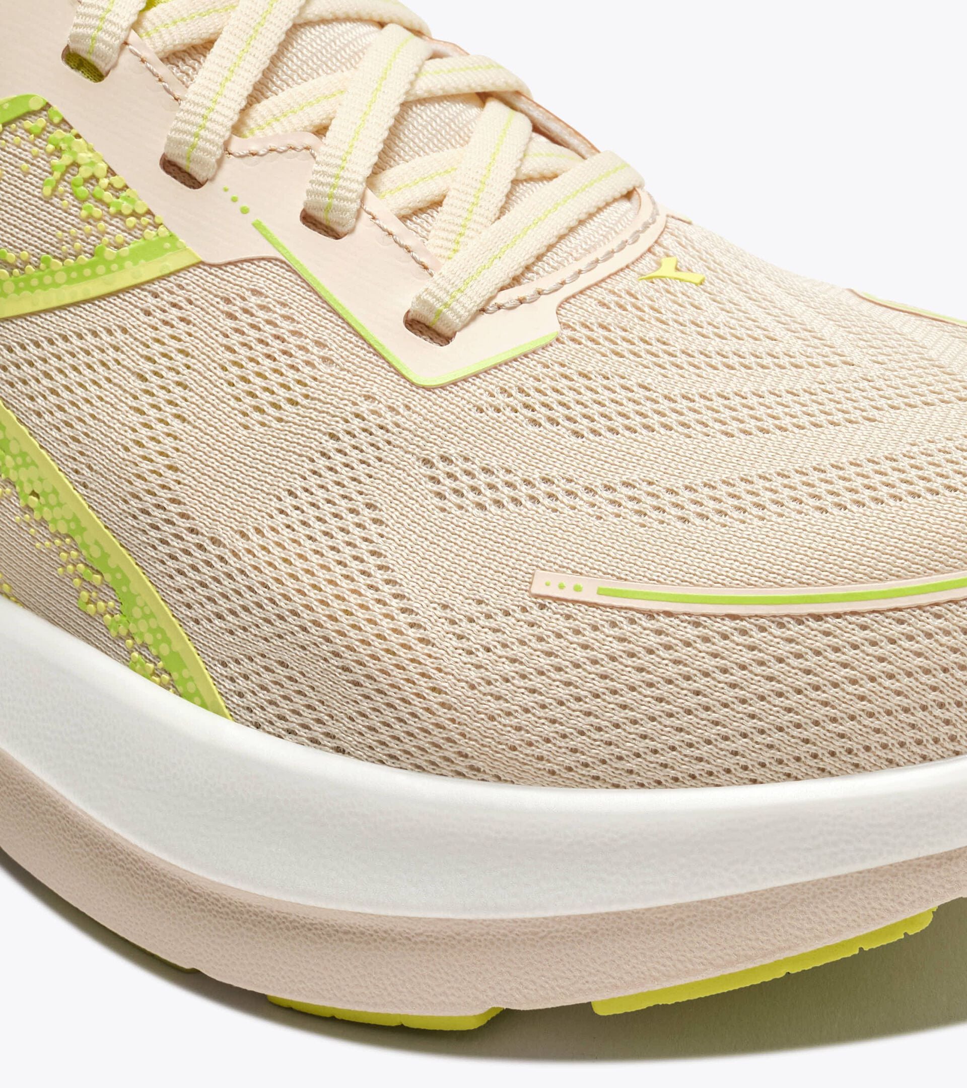 Running shoe - Stability and protection - Women&rsquo;s MYTHOS BLUSHIELD VIGORE V W BUTTERCREAM /MINCED QUINCE - Diadora