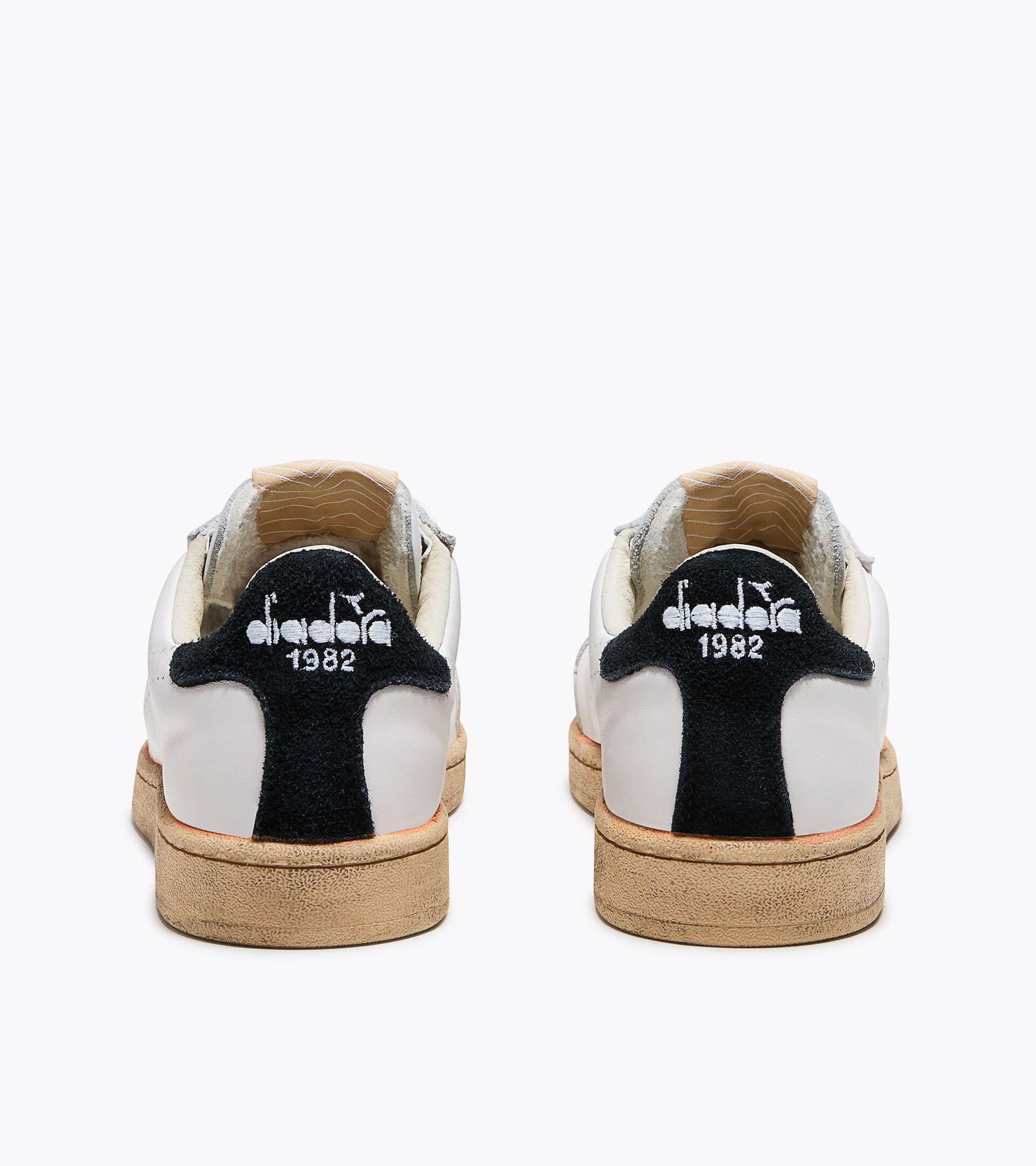 Heritage Leather Sneakers - All-gender
 PRESTIGE PLAIN USED WHITE/BLACK - Diadora