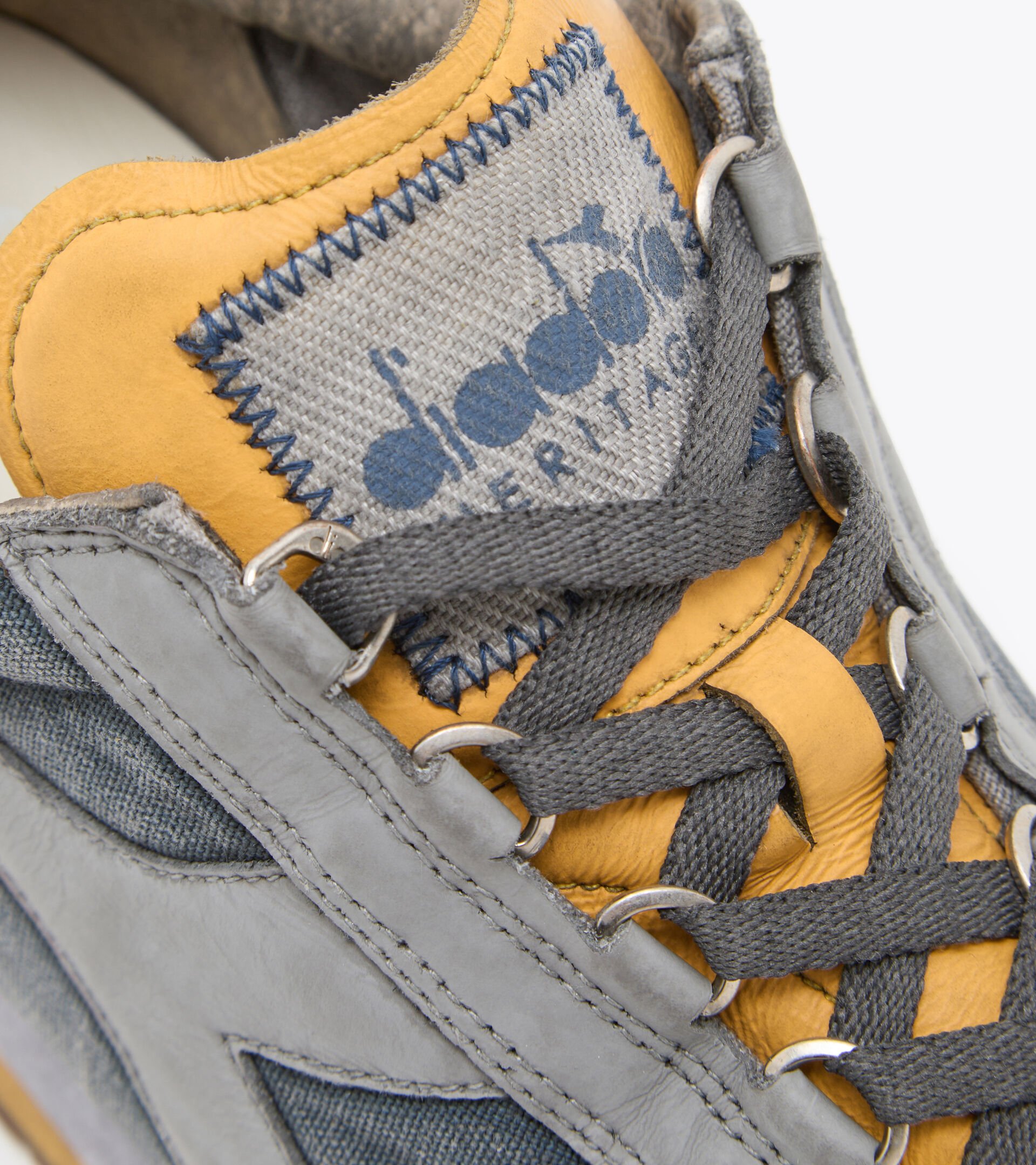 Chaussures Heritage - Gender neutral EQUIPE H DIRTY STONE WASH EVO BLEU MER BERING/GRIS COLOMBE - Diadora