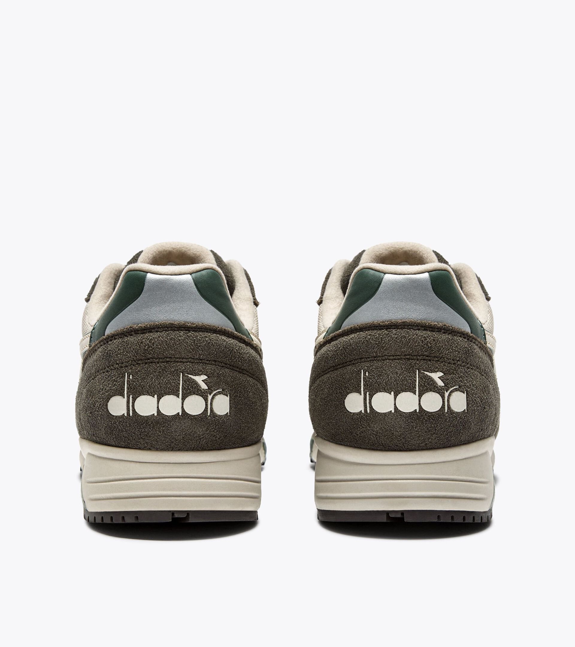 Zapatilla deportiva - Para todos los g&eacute;neros N902 TOFU /TARMAC/DUCK GREEN - Diadora