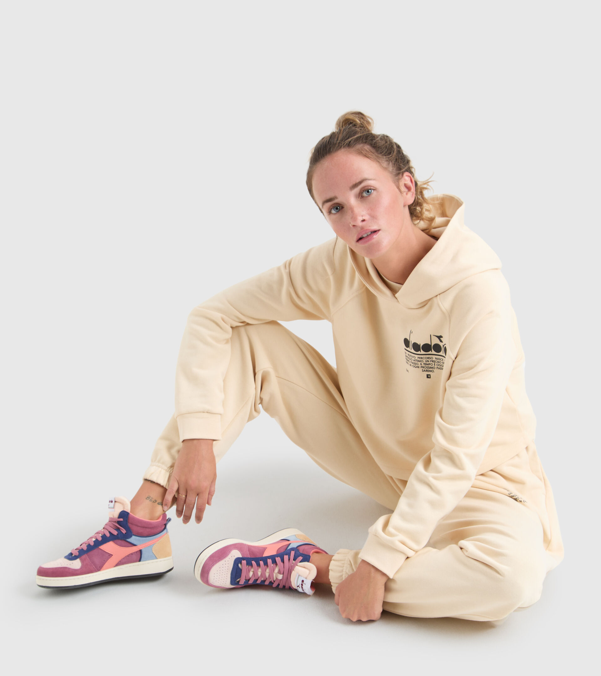 Cotton hooded sweatshirt - Women’s L. HOODIE CROP MANIFESTO NAVAJO BEIGE - Diadora