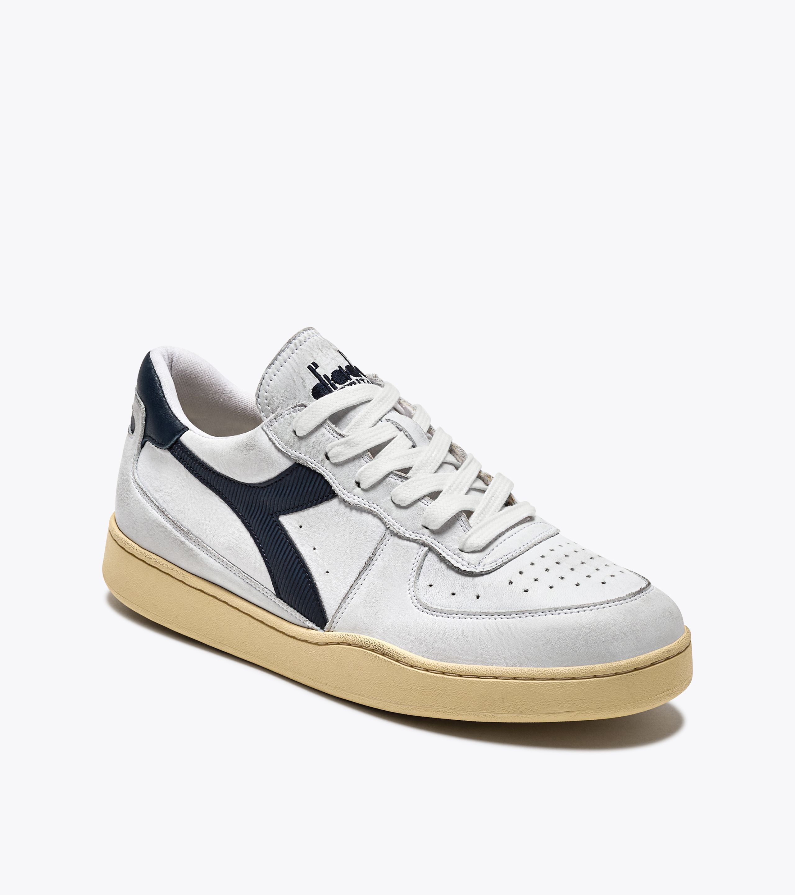 Diadora Mi Basket Used Low sneaker van leer • Gebroken wit • de Bijenkorf