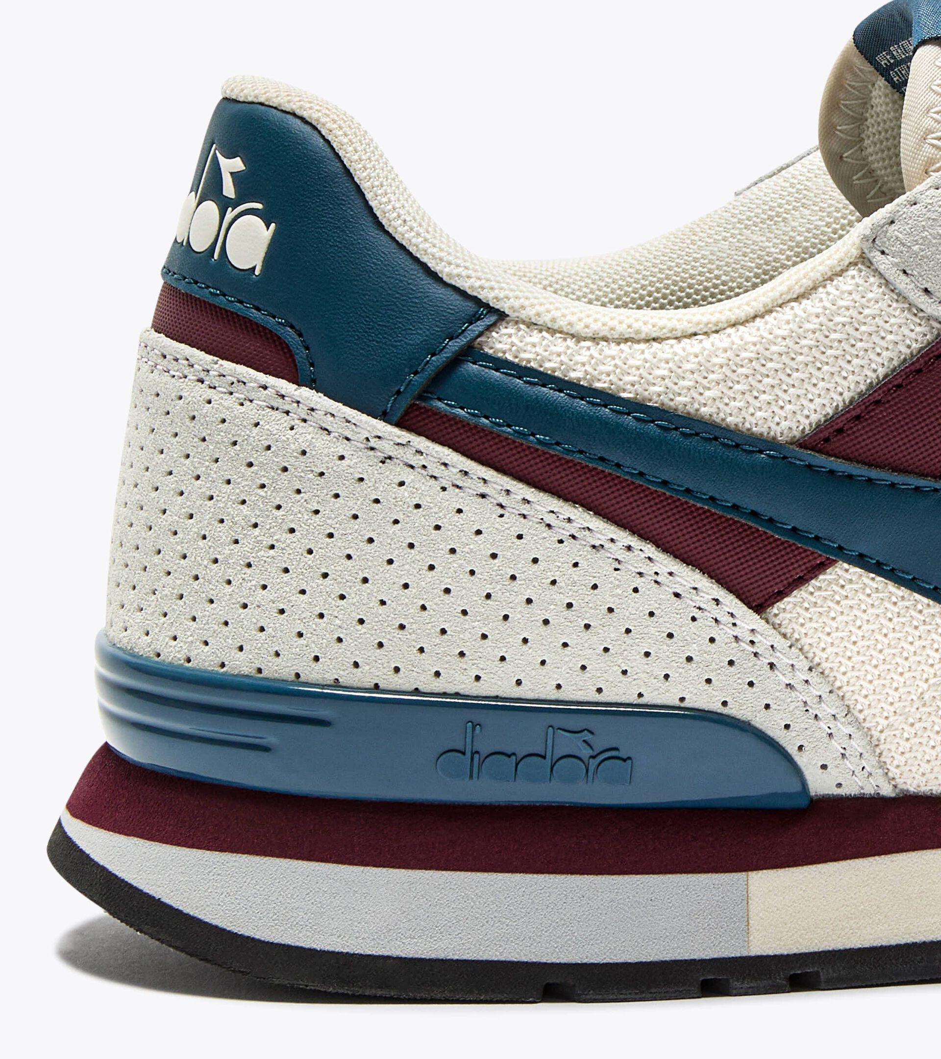 Suede leather sneaker - All-gender CAMARO M2 WHISPER WHITE /LEGION BLUE - Diadora