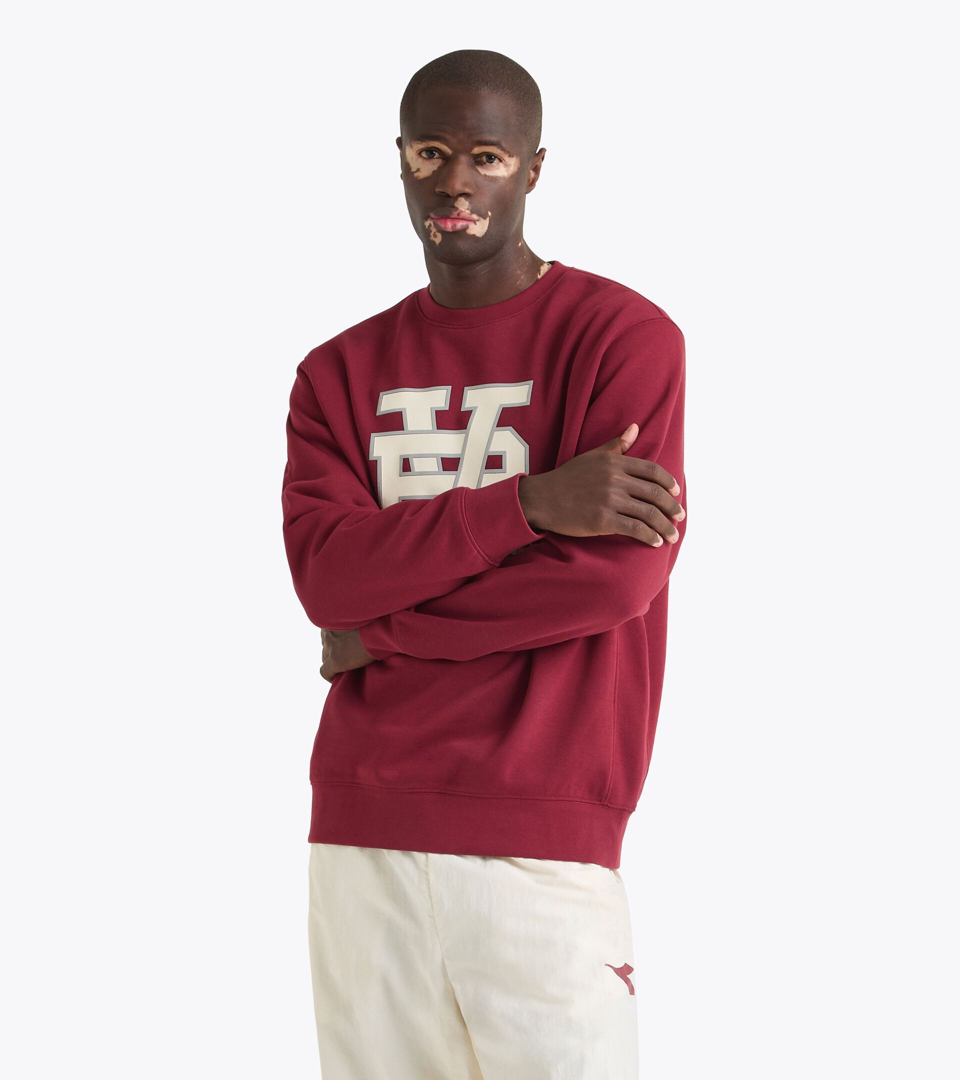 College-style inspired crewneck - Run Valley - All-gender
SWEATSHIRT CREW RUN VALLEY RHUBARB - Diadora