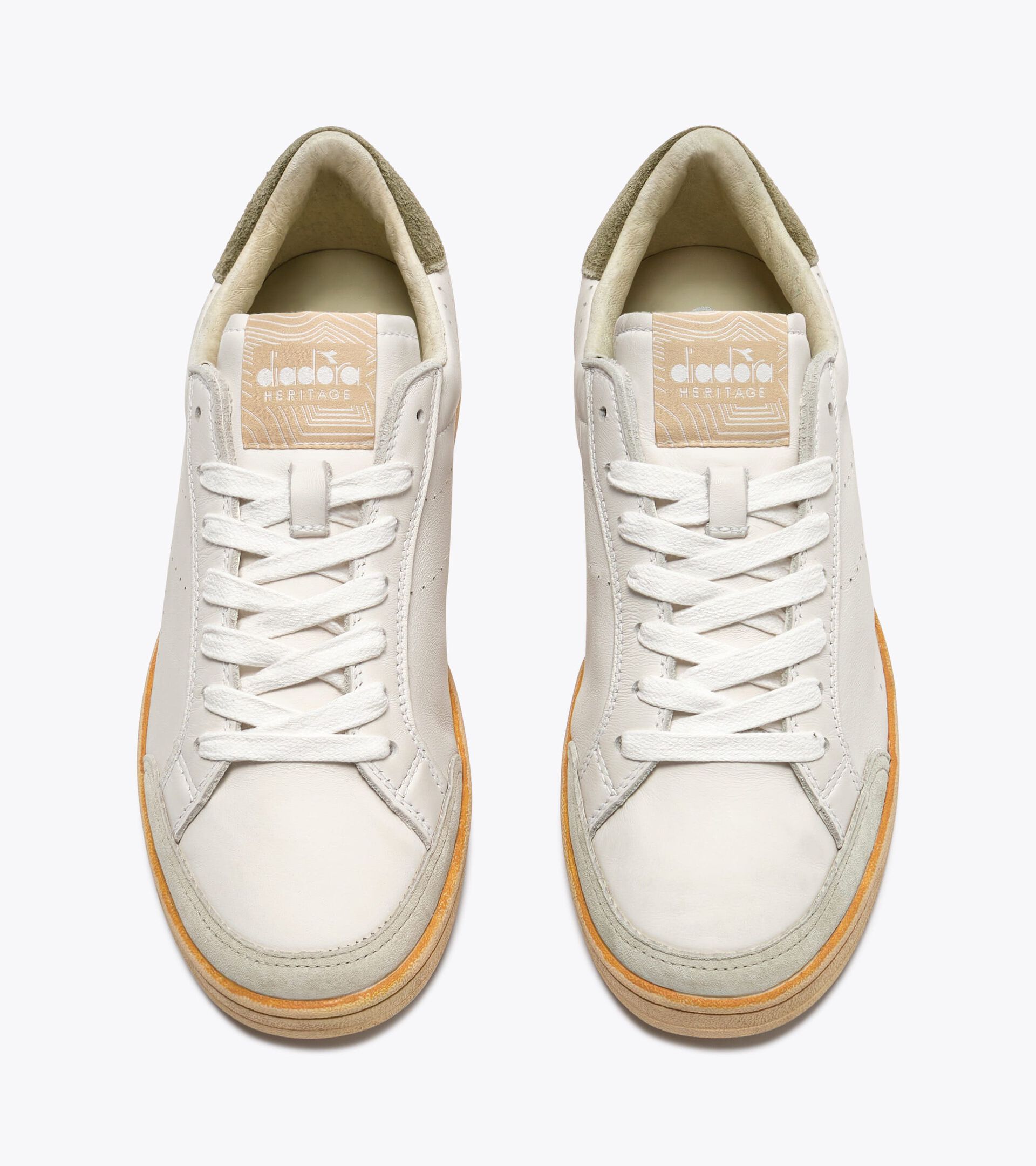 Zapatilla Heritage de piel - Para todos los g&eacute;neros
 PRESTIGE PLAIN USED OLIVA MILITAR - Diadora