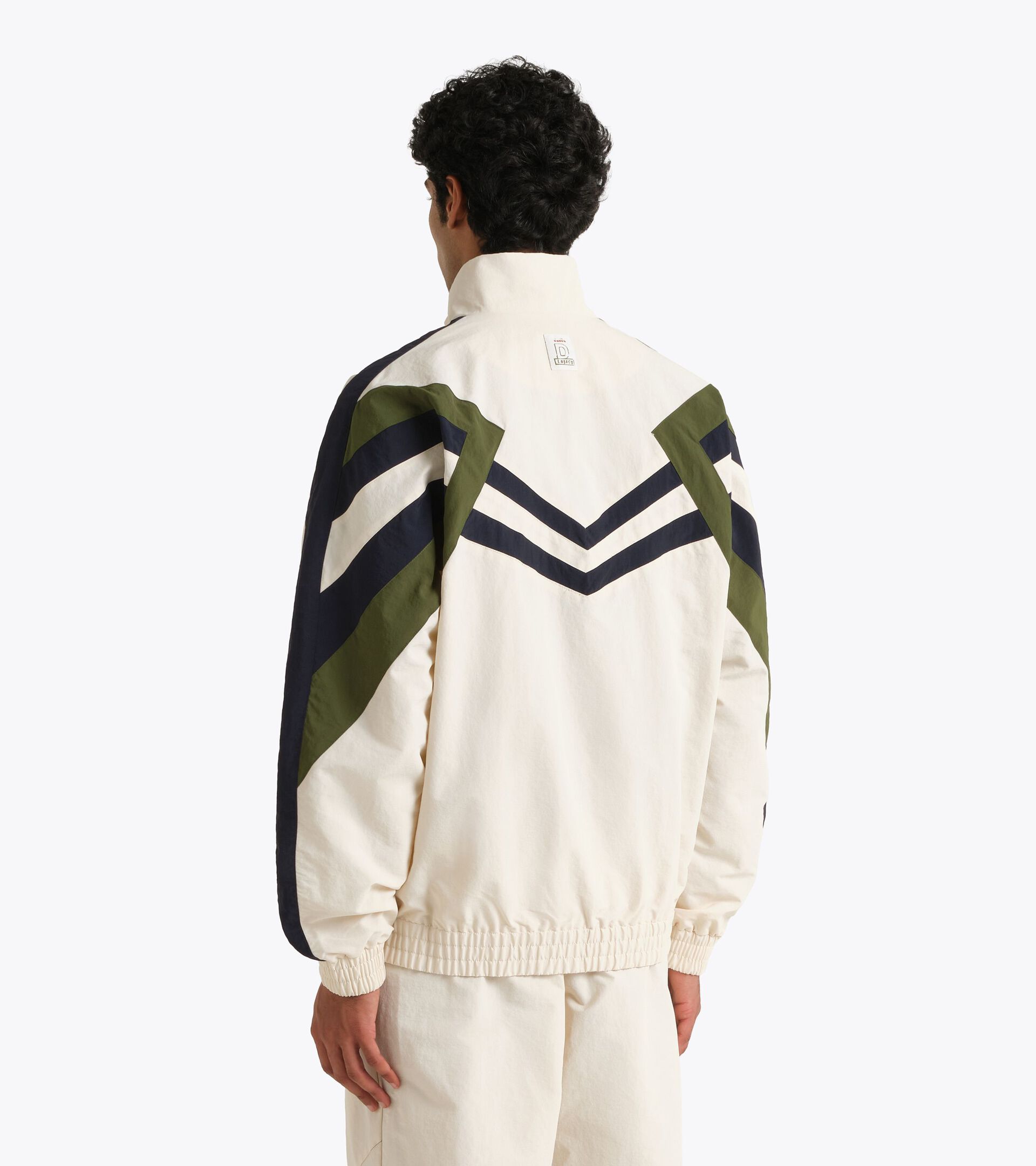Track Jacket Legacy - Para todos los g&eacute;neros
 TRACK JACKET LEGACY ALYSSUM BLANCO - Diadora