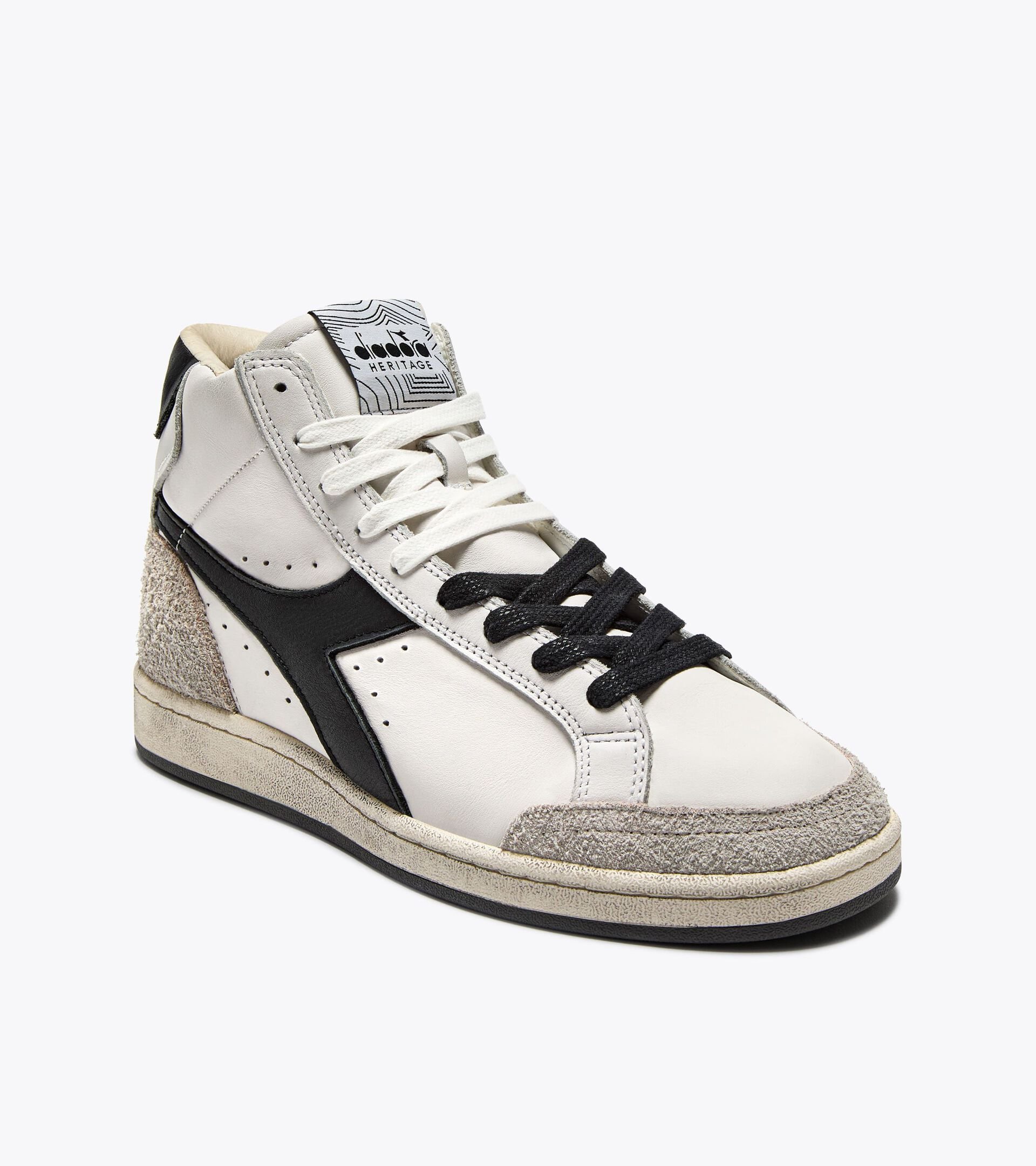 Heritage sneaker made from leather - All-gender
 PRESTIGE HIGH USED WHITE/BLACK - Diadora