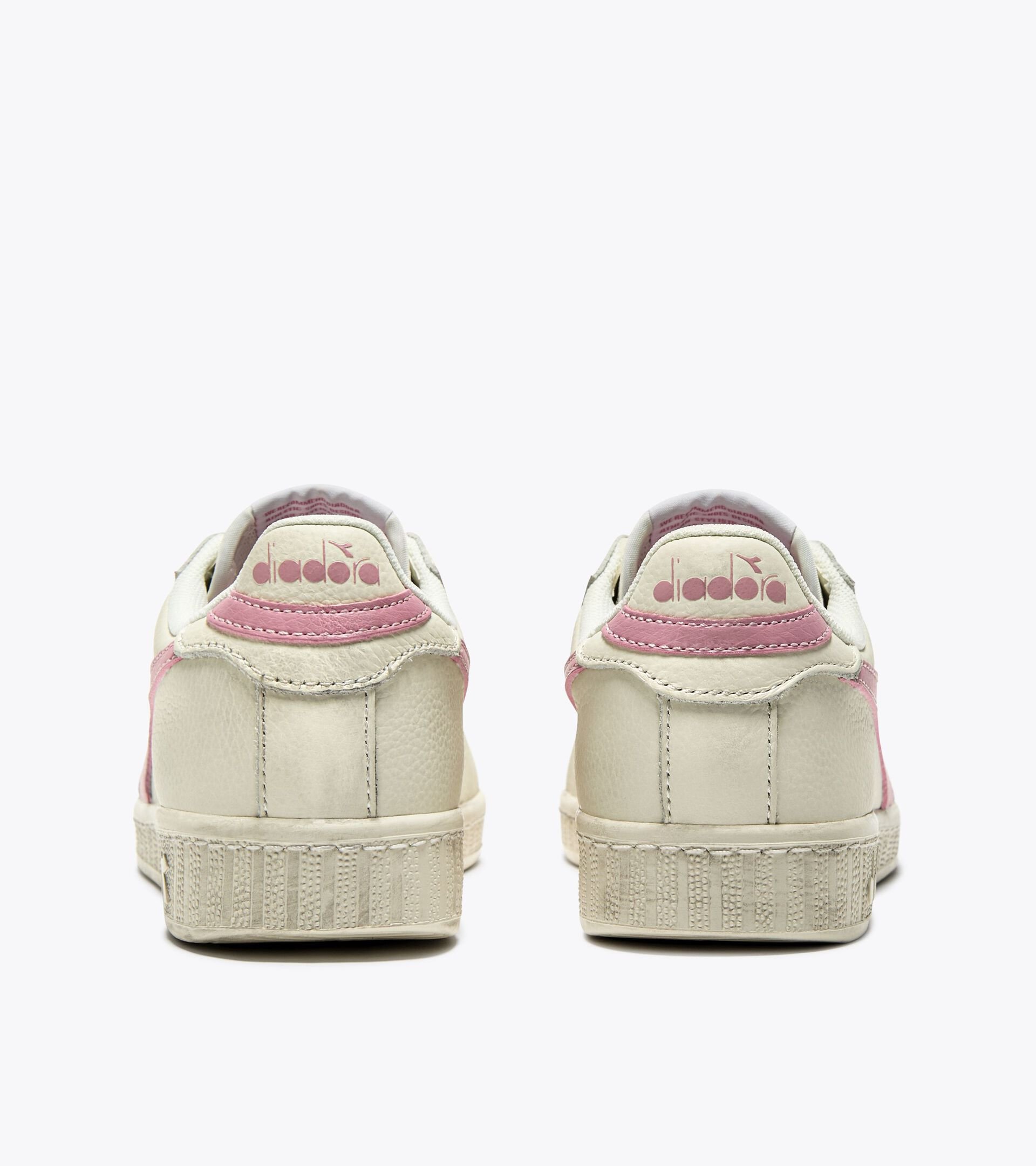 Sporty sneakers - All-Gender GAME L LOW WAXED PINK BLUSH - Diadora