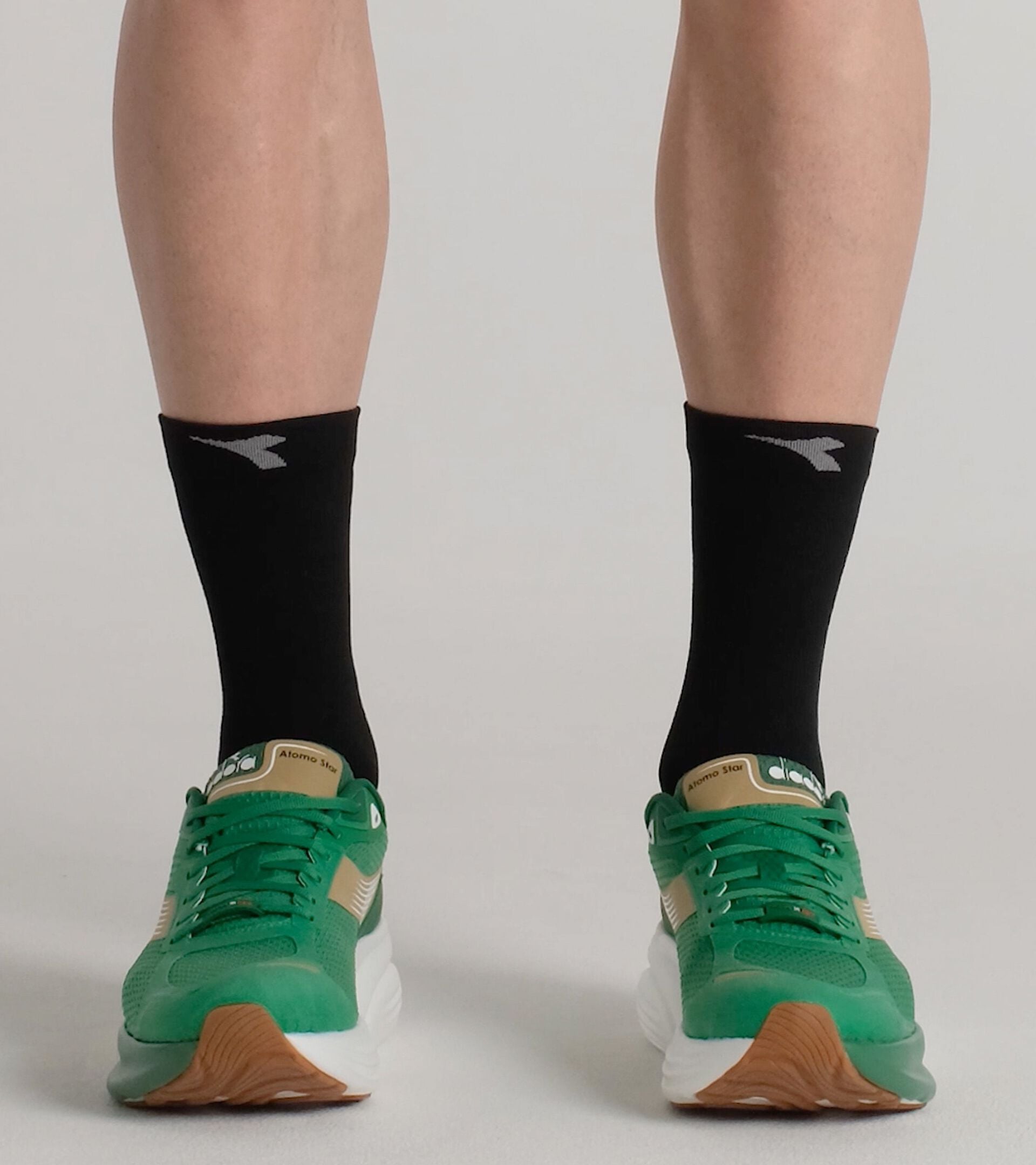 Made in Italy running shoe - Lightness and cushioning - All-Gender ATOMO STAR GREEN BEE/GOLD - Diadora