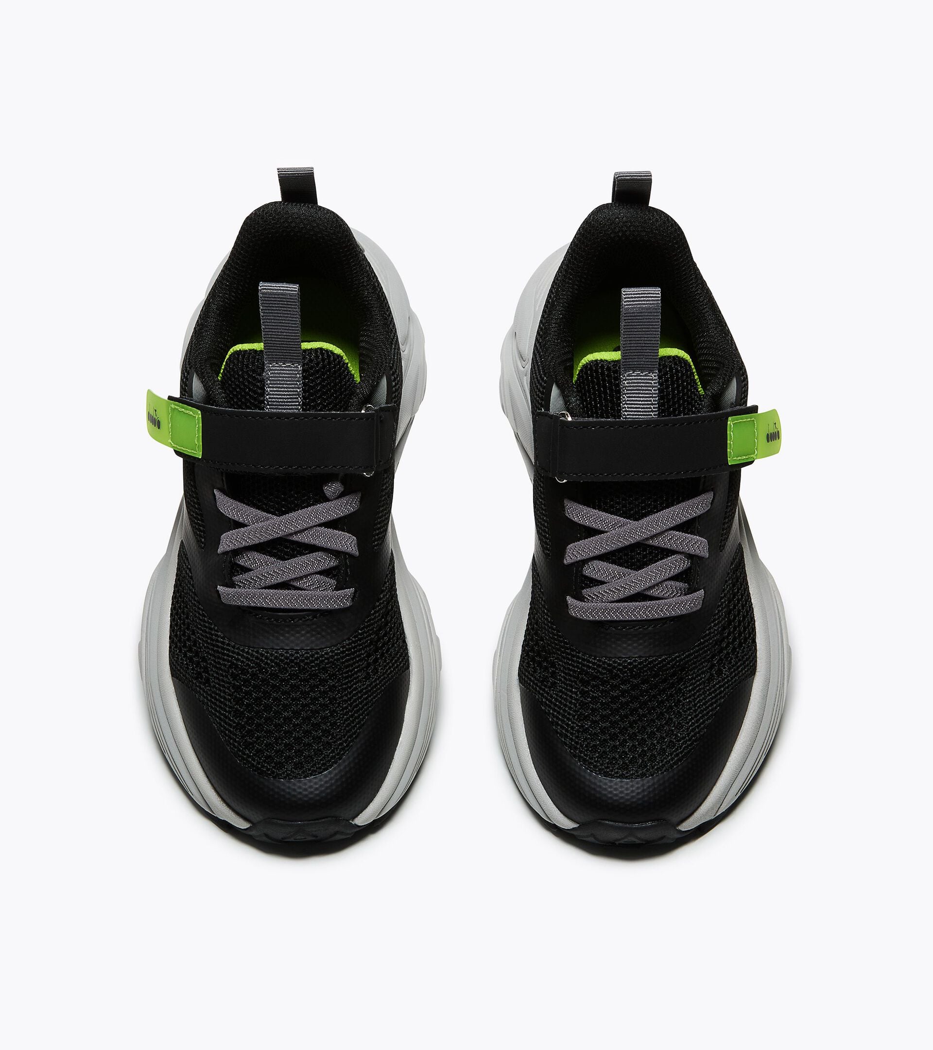 Running shoe - Double lacing system - Junior
 SNIPE 4 JR BLACK/SILVER DD/ACID GREEN - Diadora