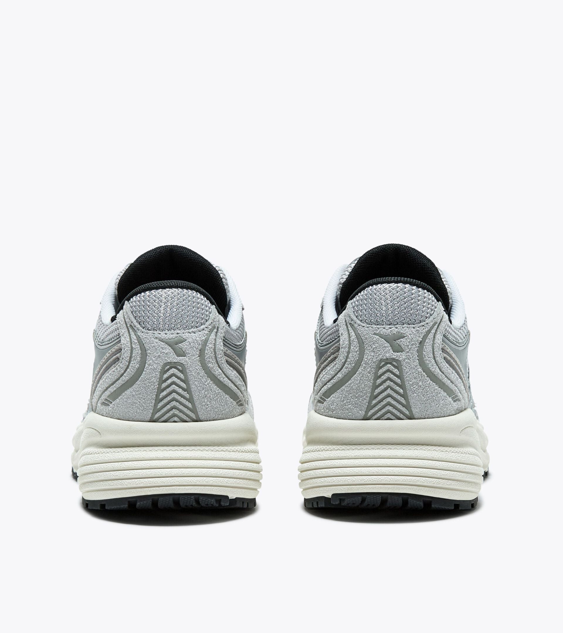 Sports sneakers - All-Gender
 MYTHOS STAR GREY ALASKA - Diadora
