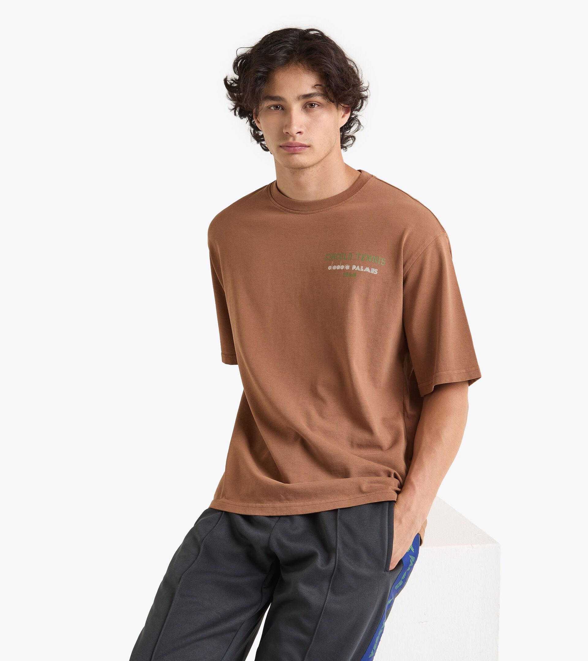 Camiseta Legacy con estampado de archivo - Para todos los géneros T-SHIRT SS LEGACY II TREPADOR - Diadora