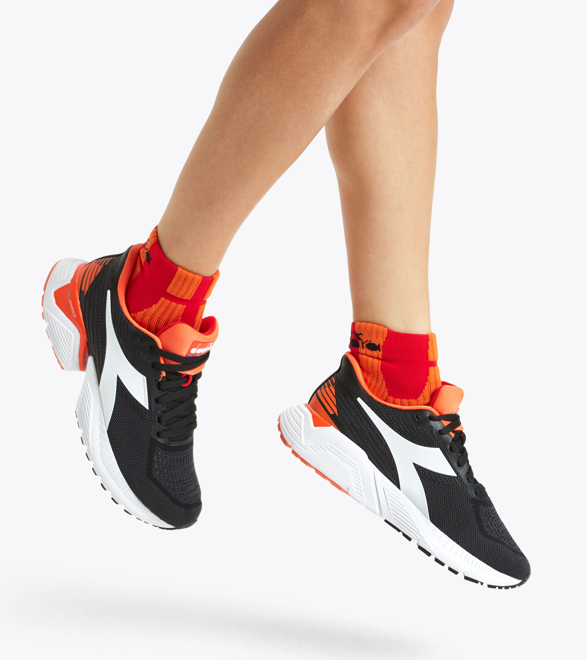 Scarpa da running - Donna MYTHOS BLUSHIELD VIGORE W NERO/BIANCO/ARANCIO VERMIGLIO - Diadora