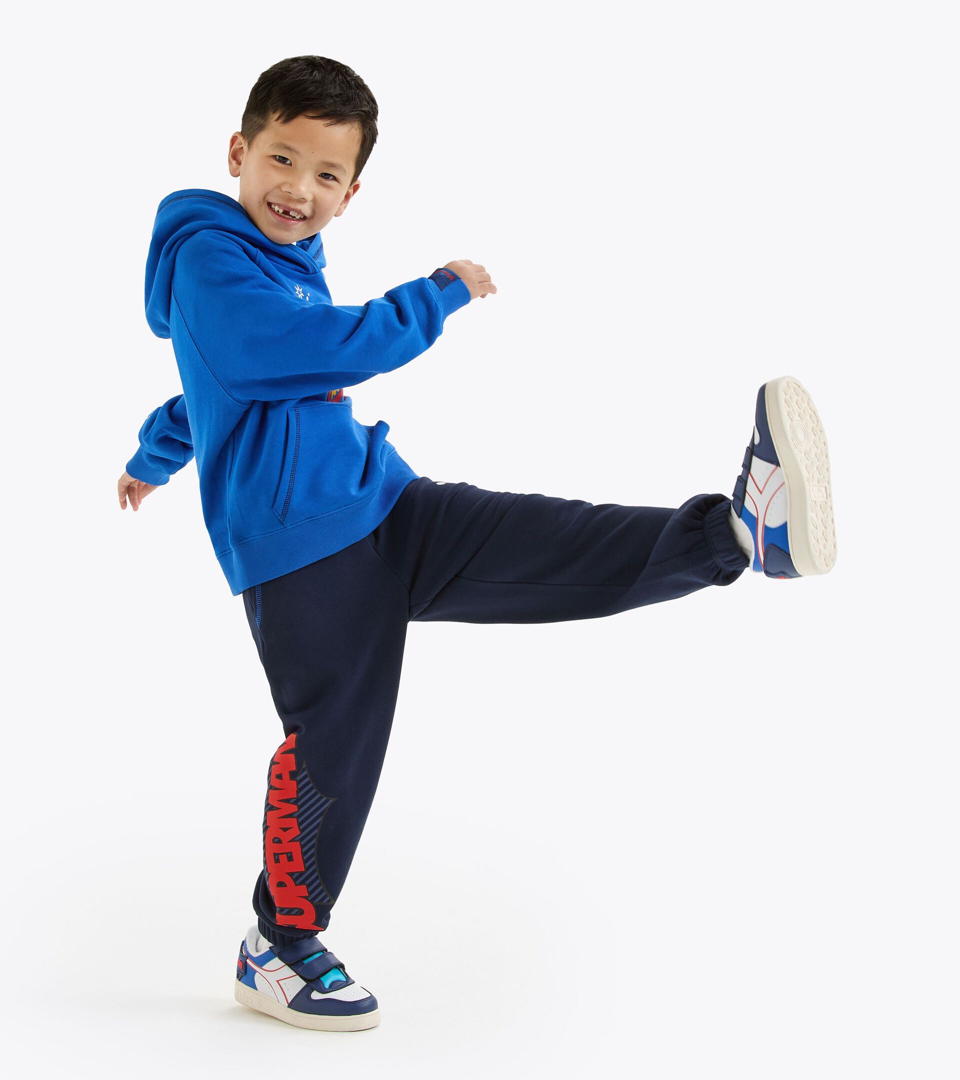 Jogger super-héros - Garçon et fille  JU.JOGGER PANT SUPERHEROES BLEU CABAN - Diadora