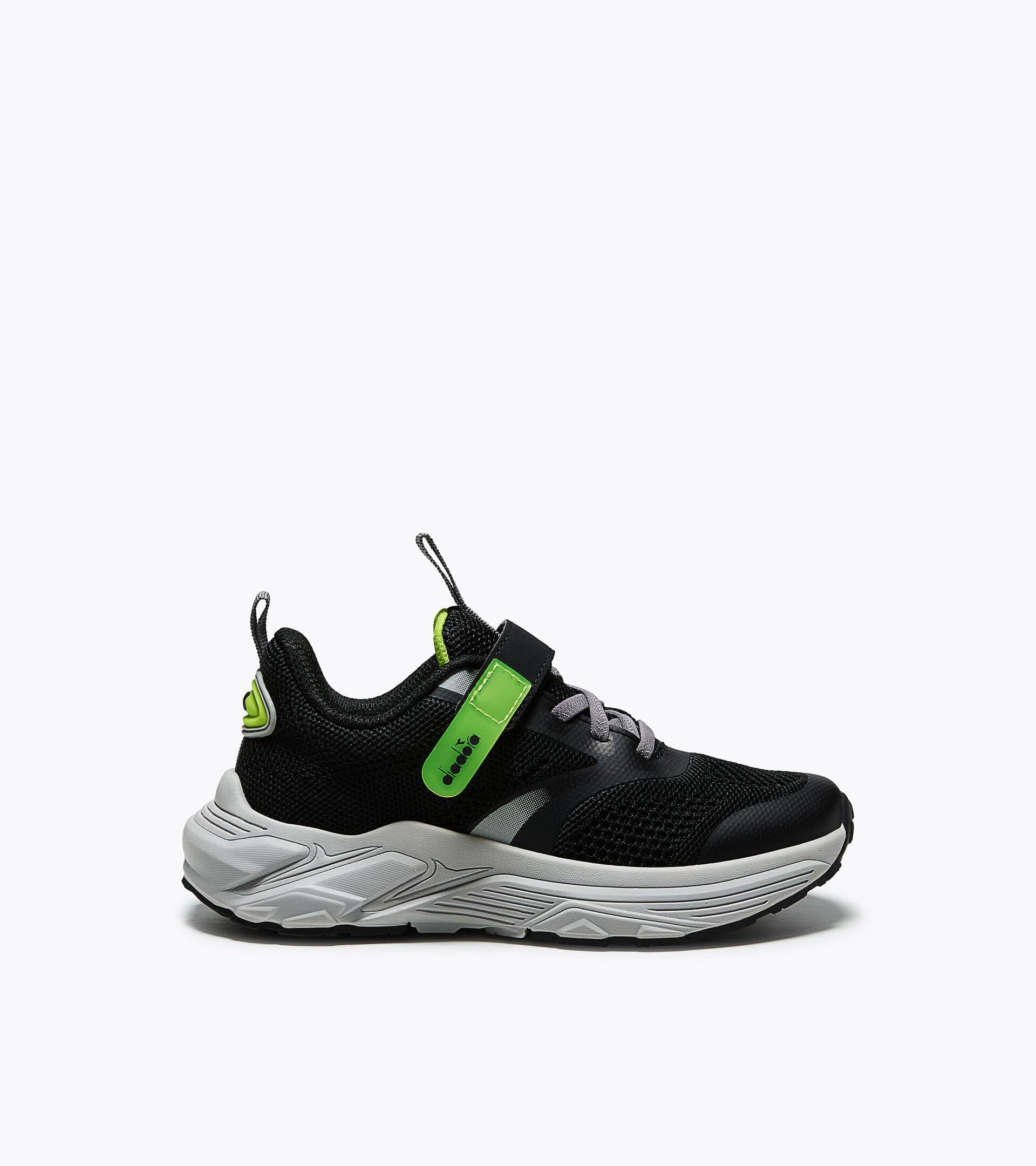 Running shoe - Double lacing system - Junior
 SNIPE 4 JR BLACK/SILVER DD/ACID GREEN - Diadora
