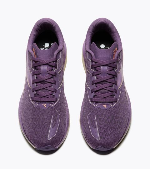 Running shoe - Stability and lightness - Women&rsquo;s
 MYTHOS BLUSHIELD VOLO 6 W GRAPE JAM /DIFFUSED ORCHID - Diadora