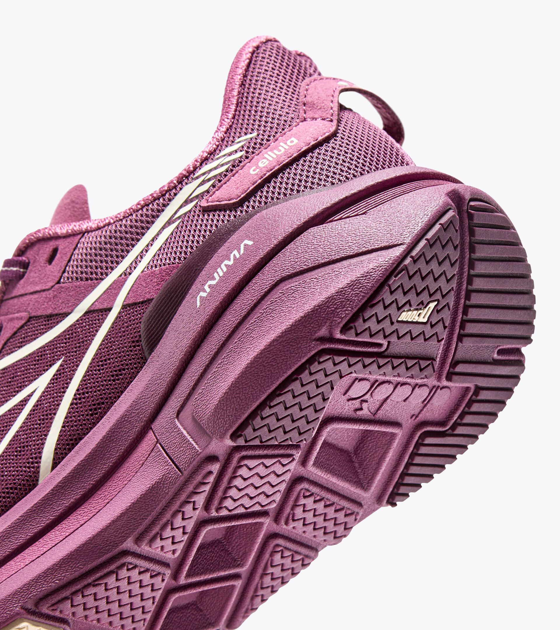 Running shoe - Comfort and stability - Women’s
CELLULA W RED VIOLET/WHISPER WHITE - Diadora