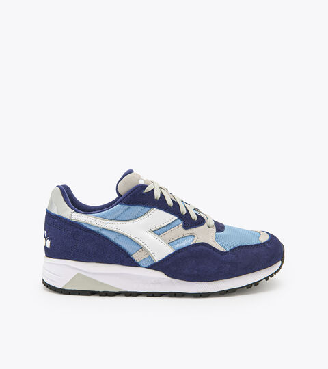 Sporty sneakers - Gender neutral N902 BLUE DEPTHS/BLUE ICE - Diadora