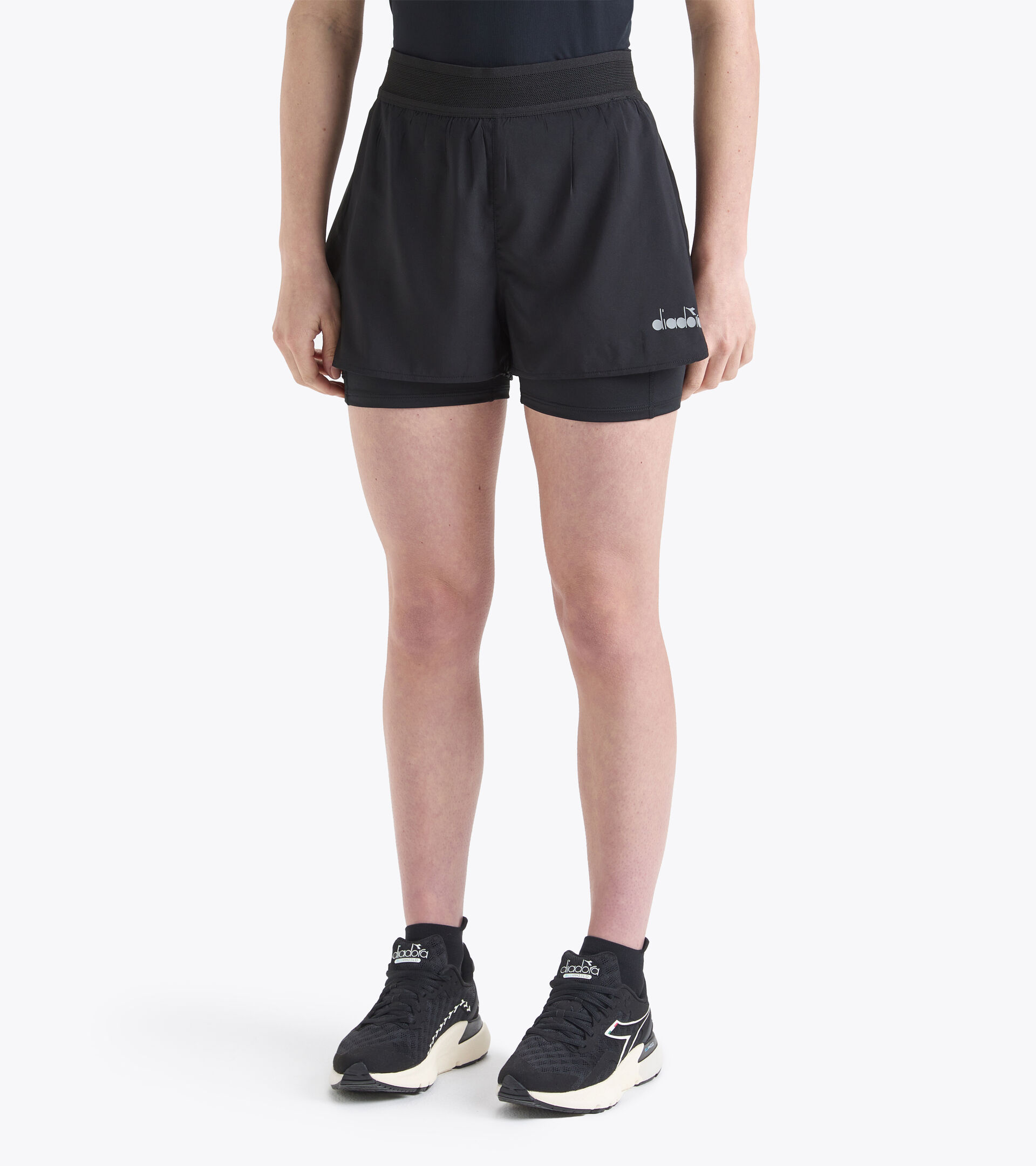 Running shorts - Women  L. DOUBLE LAYER SHORTS BE ONE BLACK - Diadora