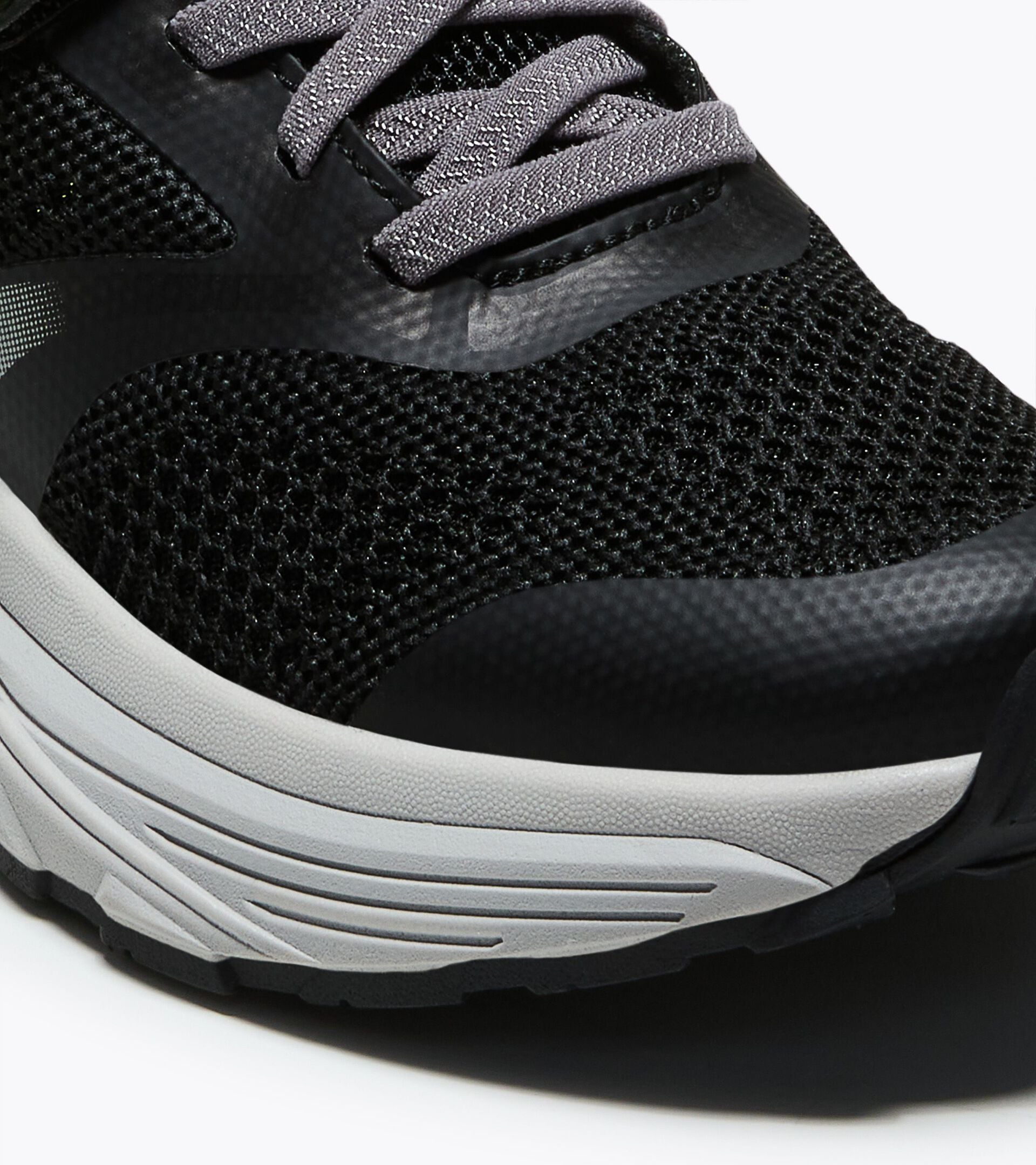 Running shoe - Double lacing system - Junior
 SNIPE 4 JR BLACK/SILVER DD/ACID GREEN - Diadora