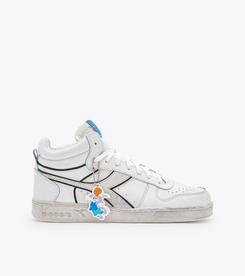Sporty sneakers - Unisex MAGIC BASKET DEMI BUNNY ICONA WHITE - Diadora