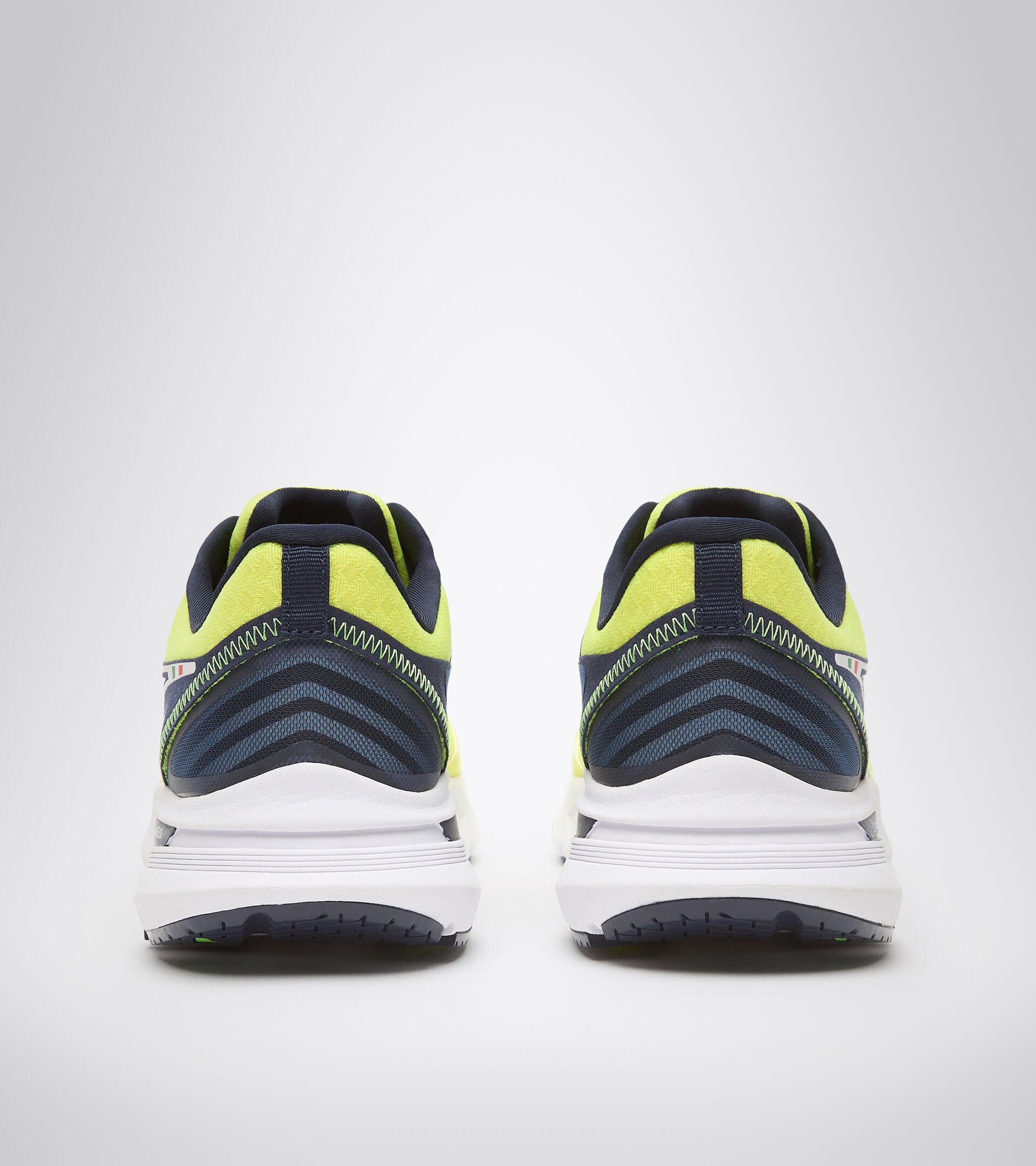 Running shoes - Men MYTHOS BLUSHIELD VOLO 2 NEON YELLOW/WHITE/BLACK IRIS - Diadora