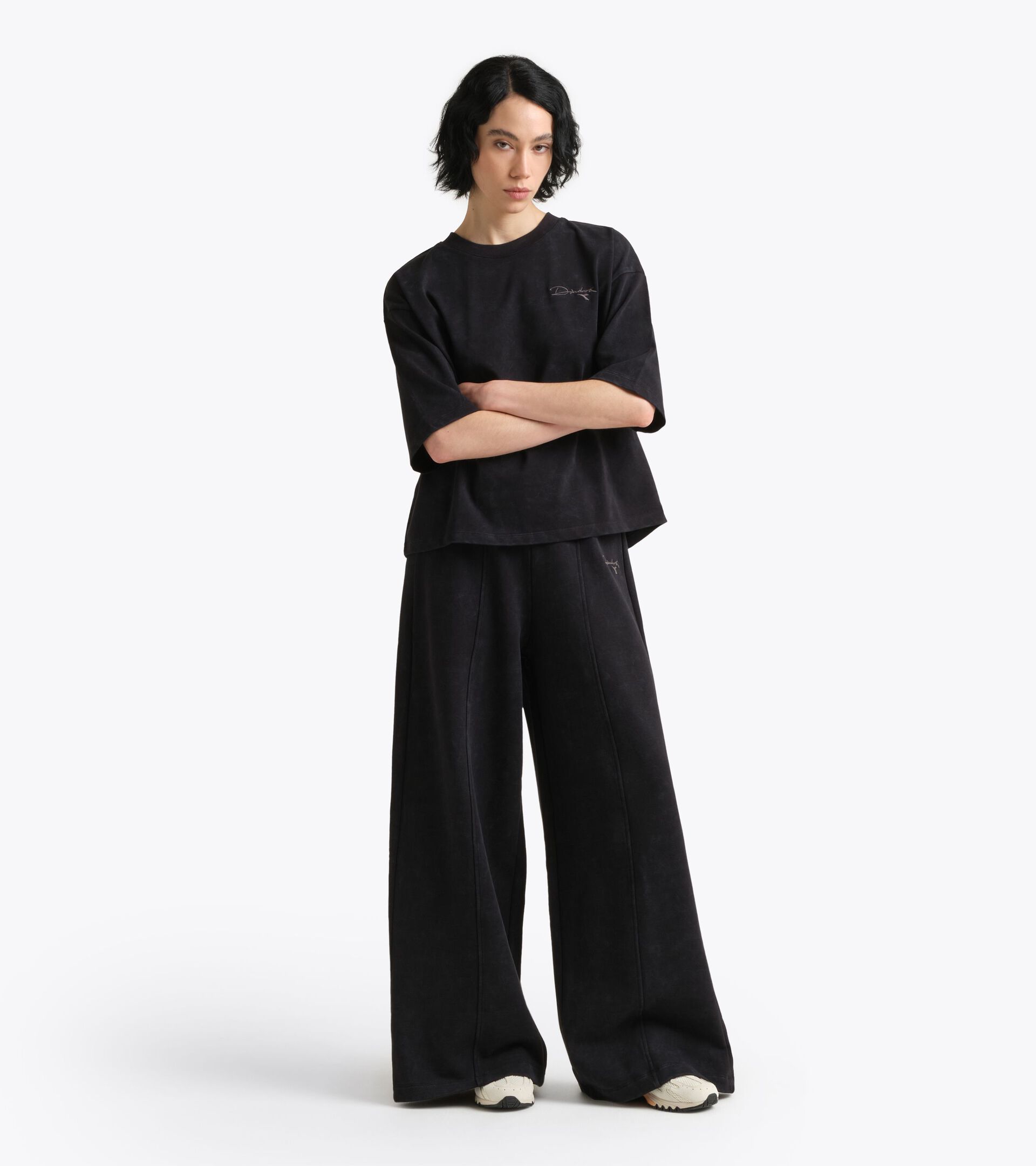 Retro-inspired, Cotton Flared Pants - Women&rsquo;s L. FLARE PANTS AVENUE LAB BLACK COAL - Diadora