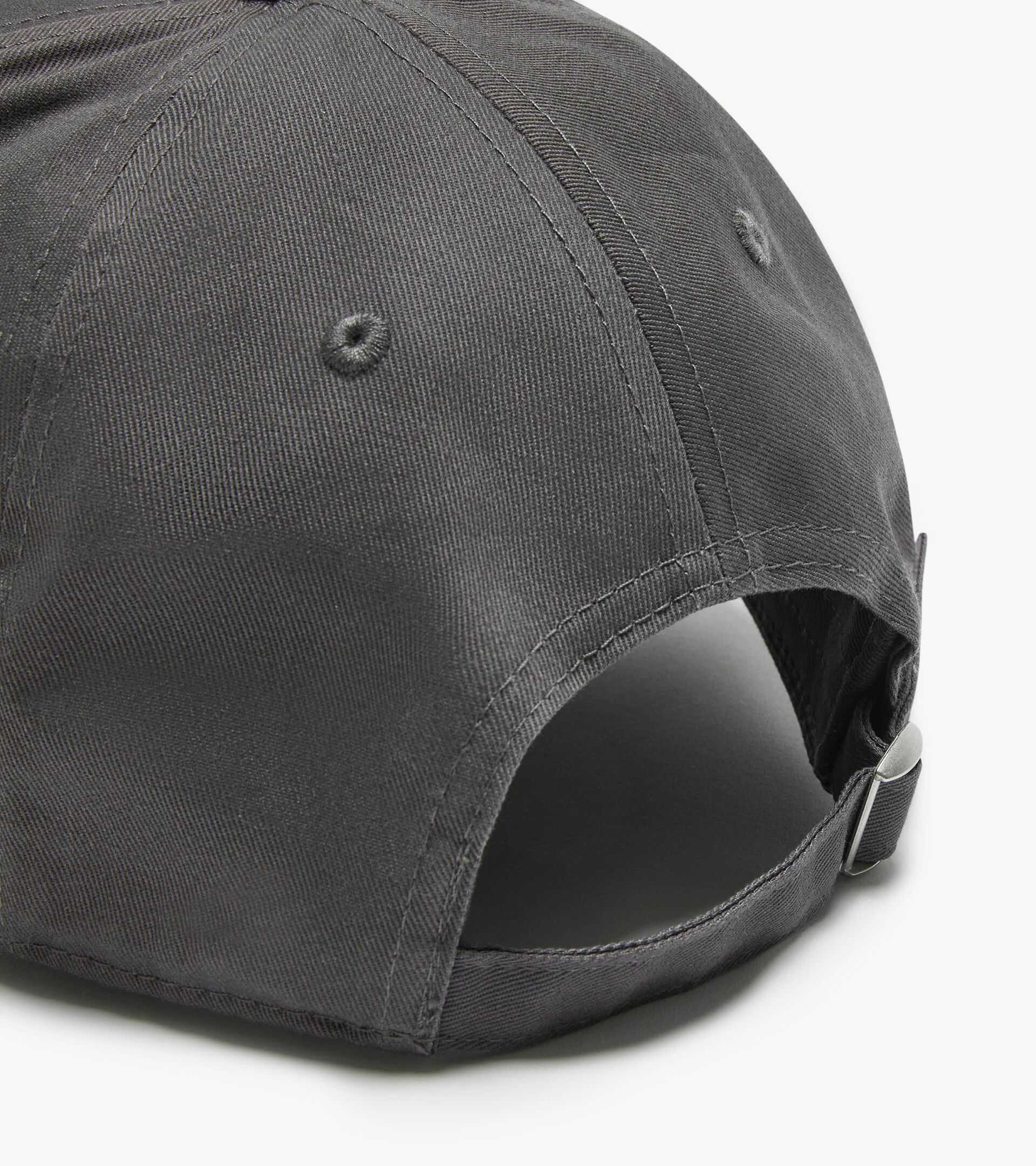 Cotton cap - Made in Italy - All-gender
CAP LEGACY BLACK OYSTER - Diadora