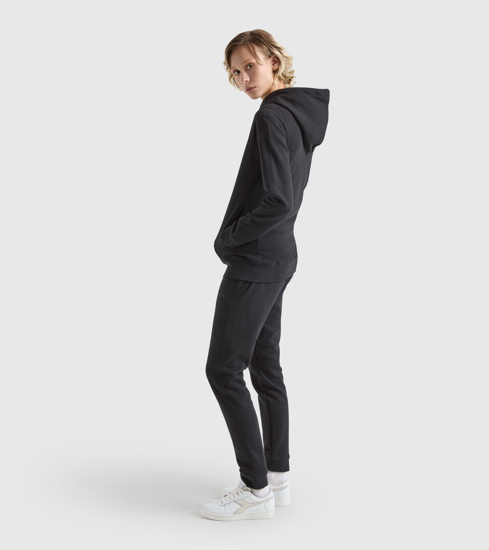 Sweat-shirt à capuche - Femme L. HOODIE FZ MII NOIR - Diadora