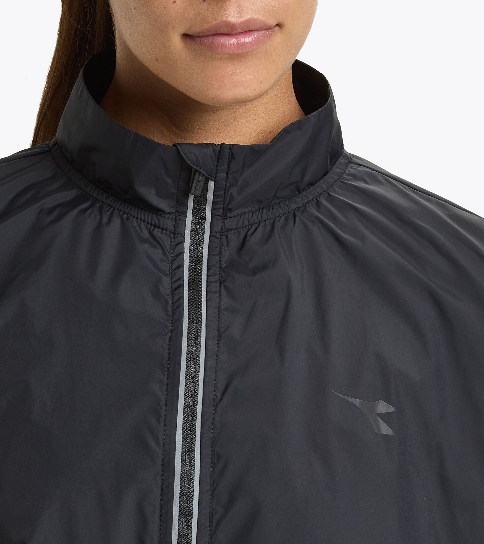 Windproof jacket - Women L. PACKABLE WIND JACKET BLACK - Diadora