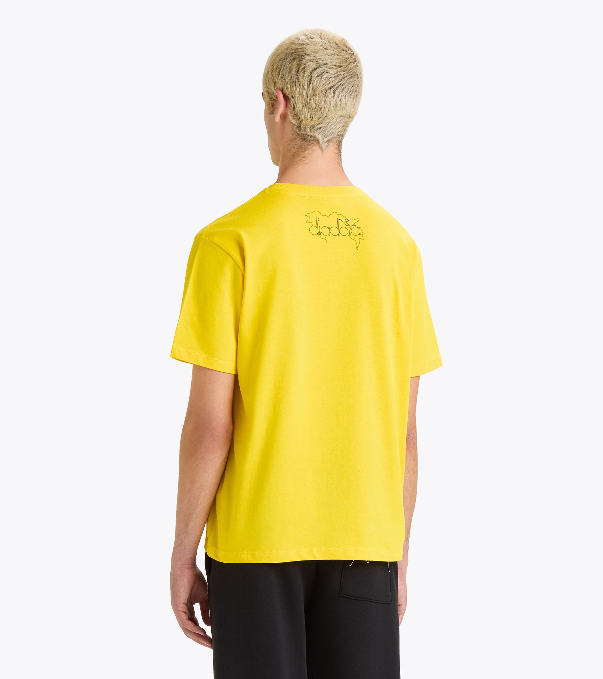 Sporty t-shirt - All-Gender T-SHIRT SS ROUTE HIGH VISIBILITY - Diadora