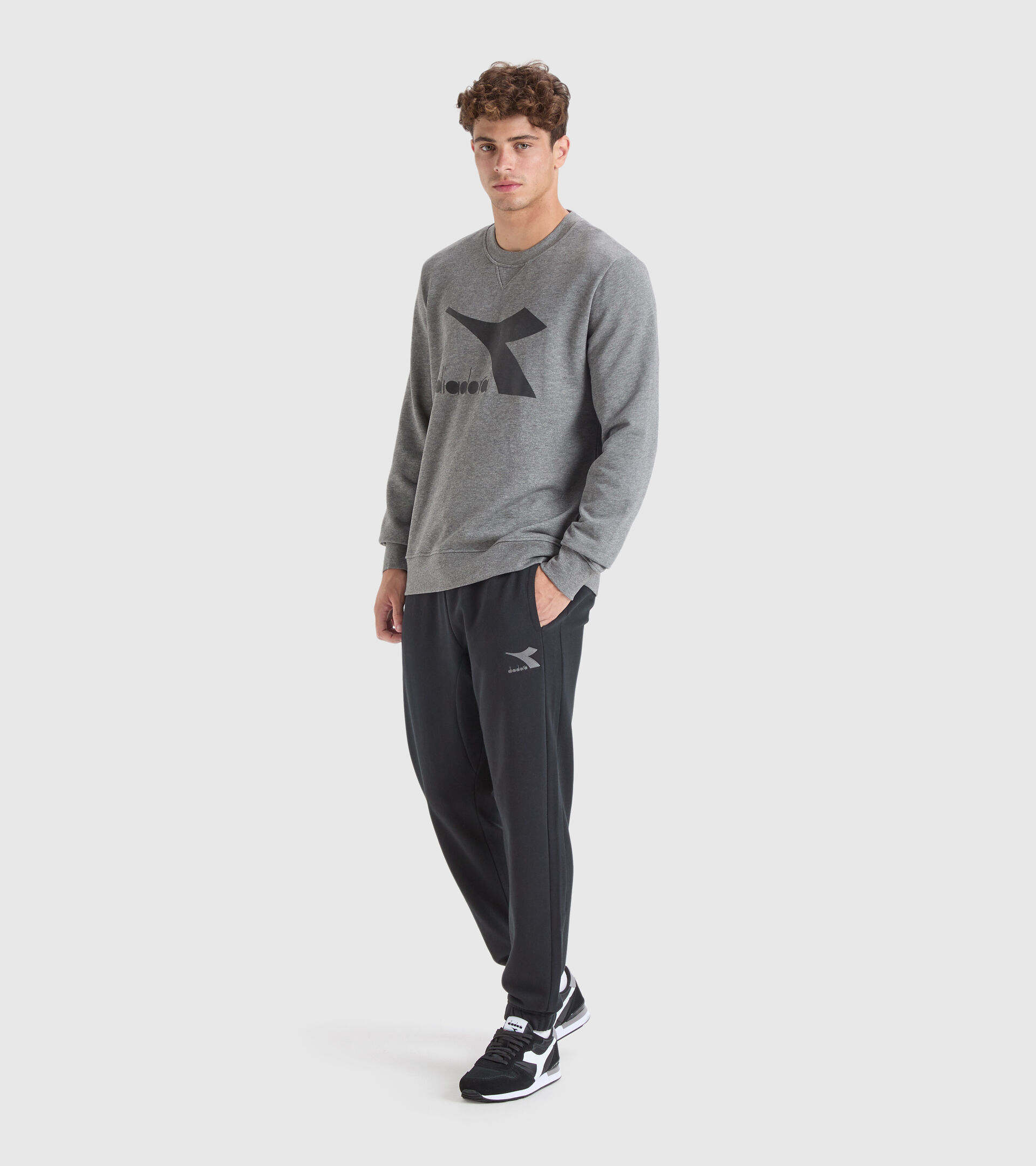 Sportliches Sweatshirt - Herren SWEATSHIRT CREW CHROMIA DUNKELGRAU MELANGE - Diadora