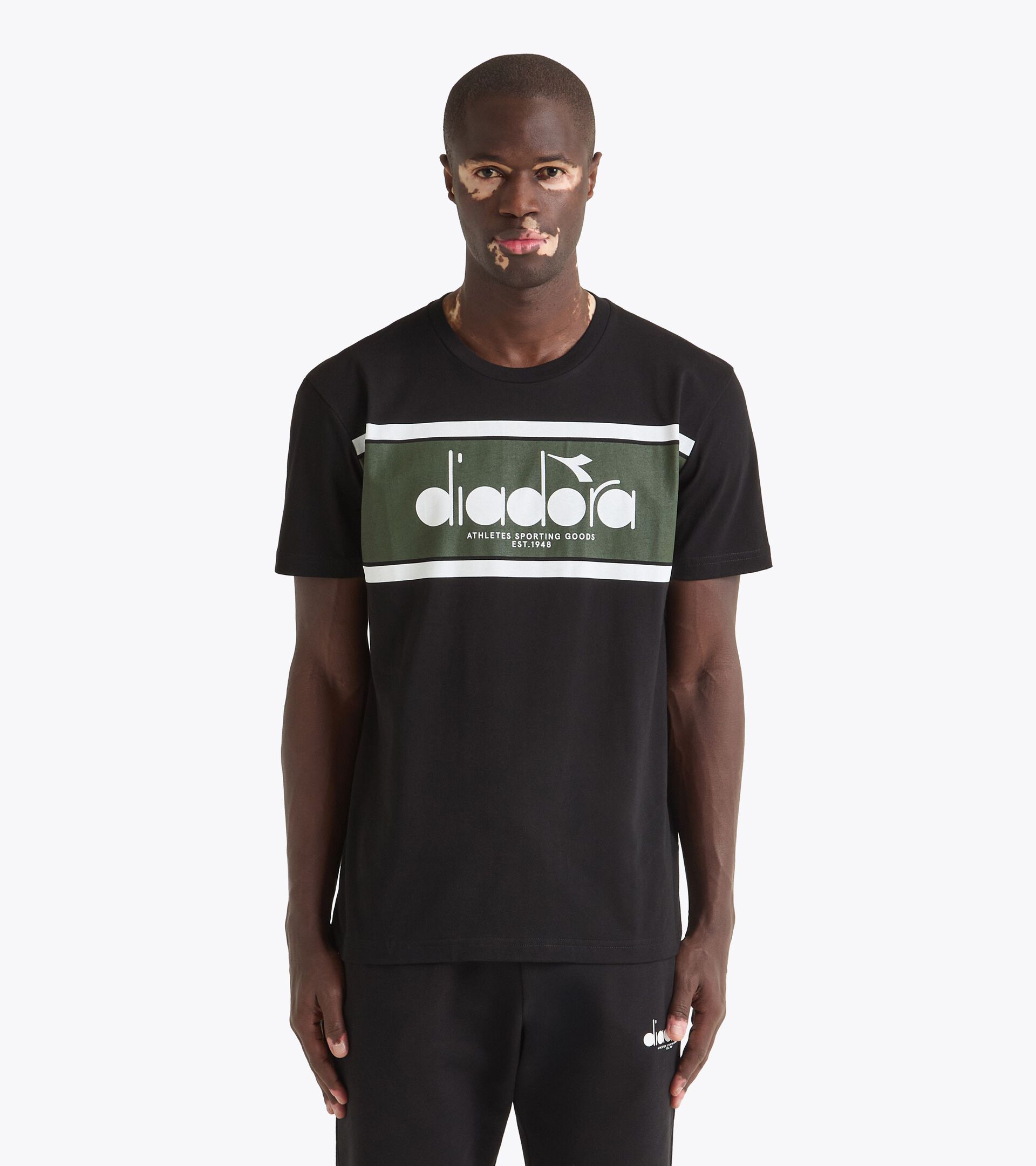 Camiseta - Para todos los géneros T-SHIRT SS LOGO VERDE FIFLE - Diadora