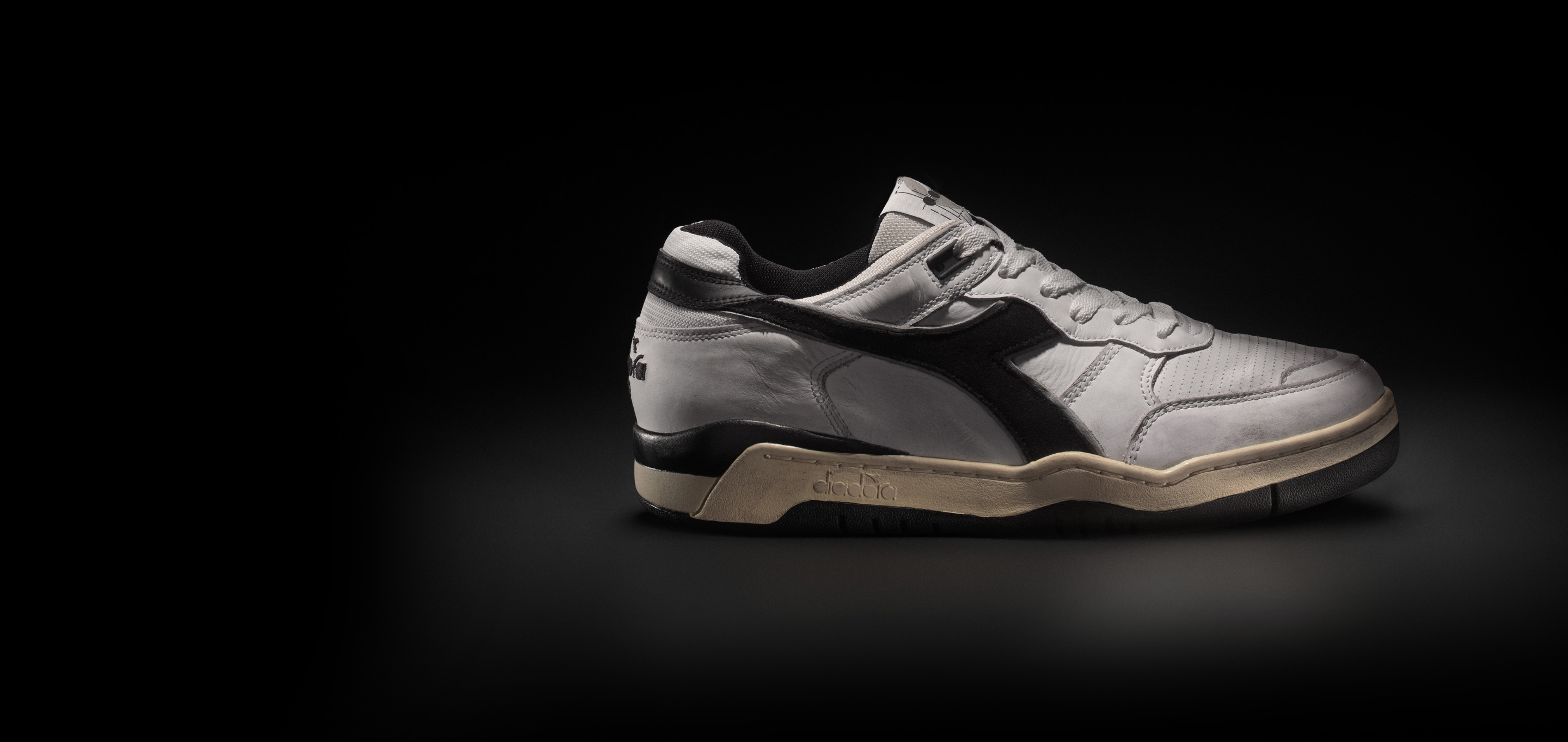 B.560-Black