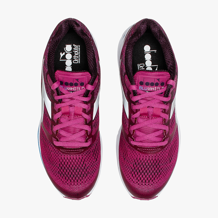 diadora mythos blushield elite 2