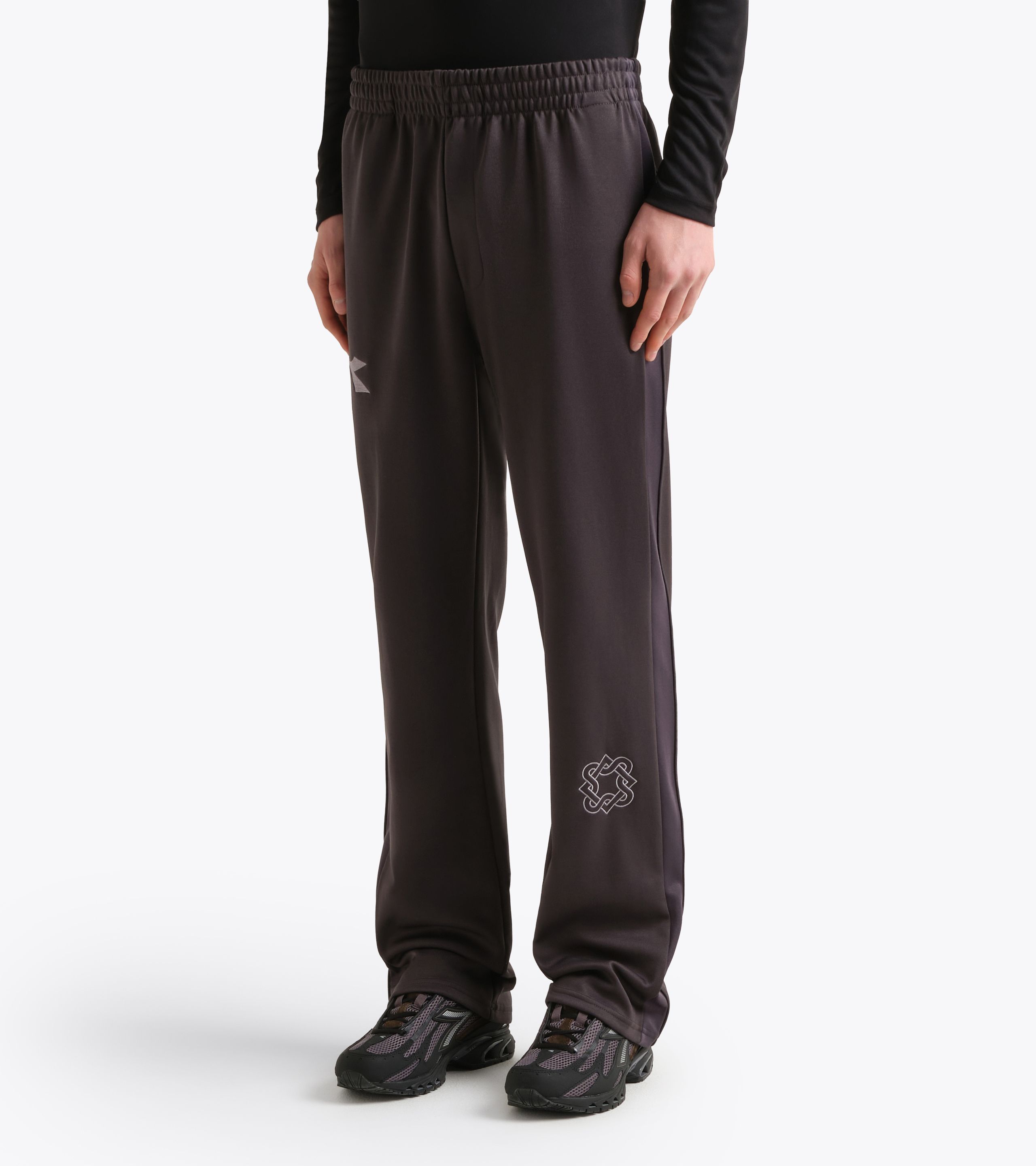 TRACK PANT LACK OF GUIDANCE