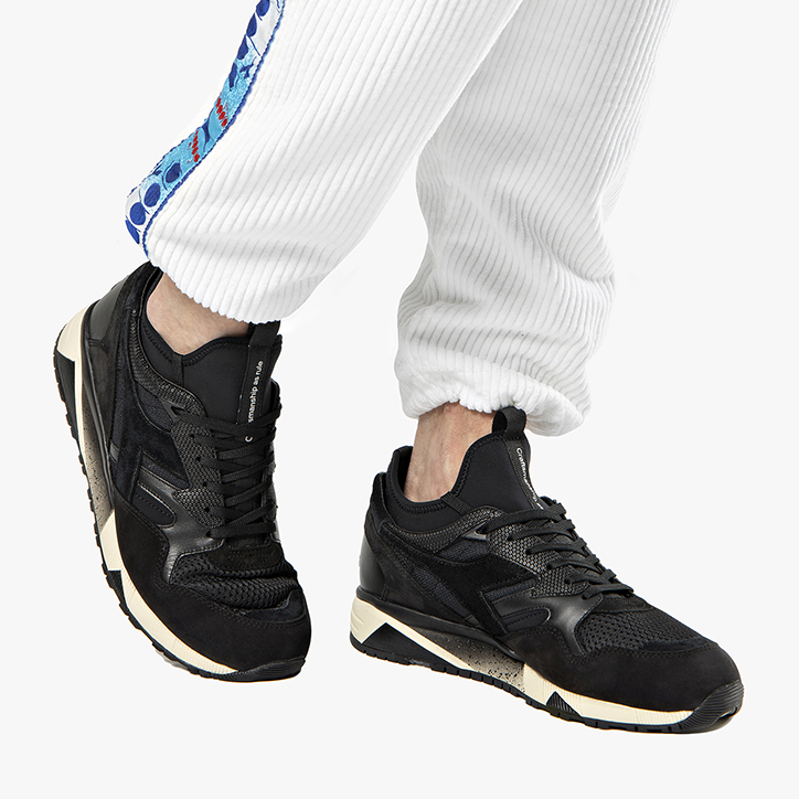 N9002 SOCKS, BLACK, large